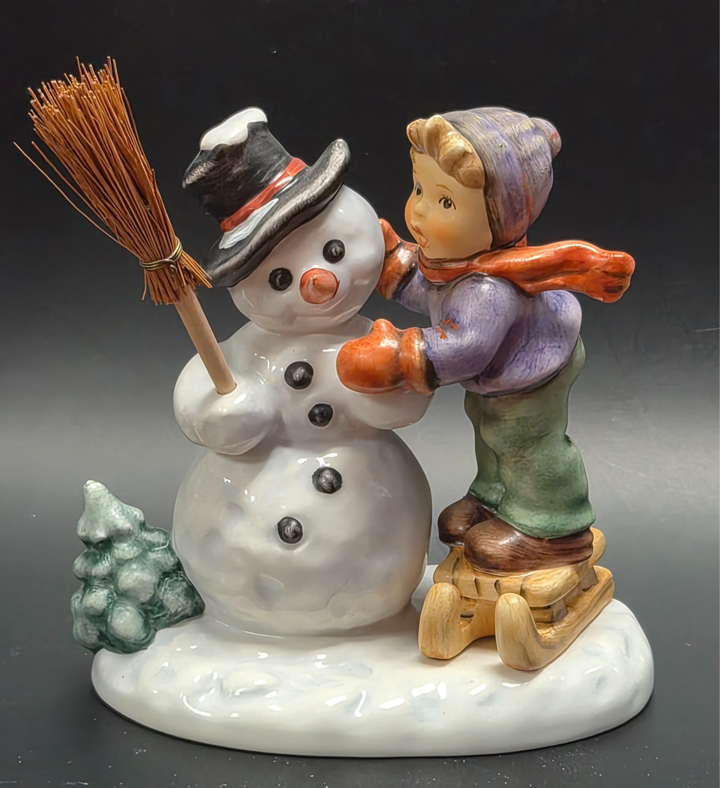 Goebel M.I. Hummel " Making New Friends " 4" Christmas TM8 HUM 2002 With Box