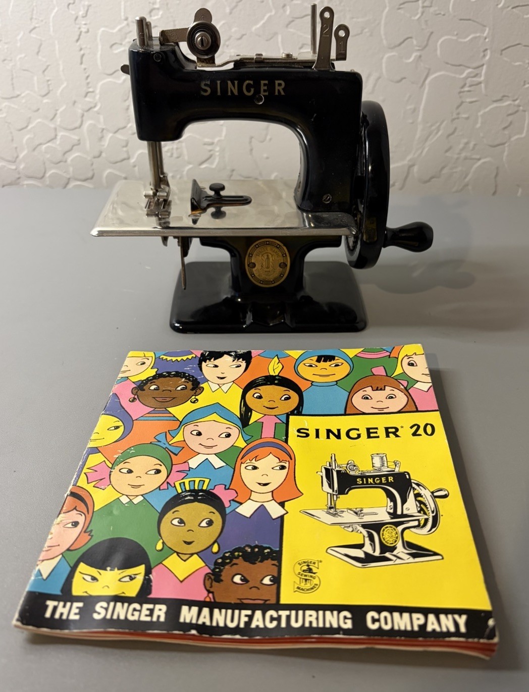 Vintage Black Singer 20 SewHandy Toy Sewing Machine with Box and Manual Vintage Black Singer 20 SewHandy Toy Sewing Machine with Box and Manual