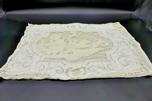 Antique Italian Cutwork Linen & Figural Needle Lace Boudoir Pillow Sham, c. 1900 Antique Italian Cutwork Linen & Figural Needle Lace Boudoir Pillow Sham, c. 1900