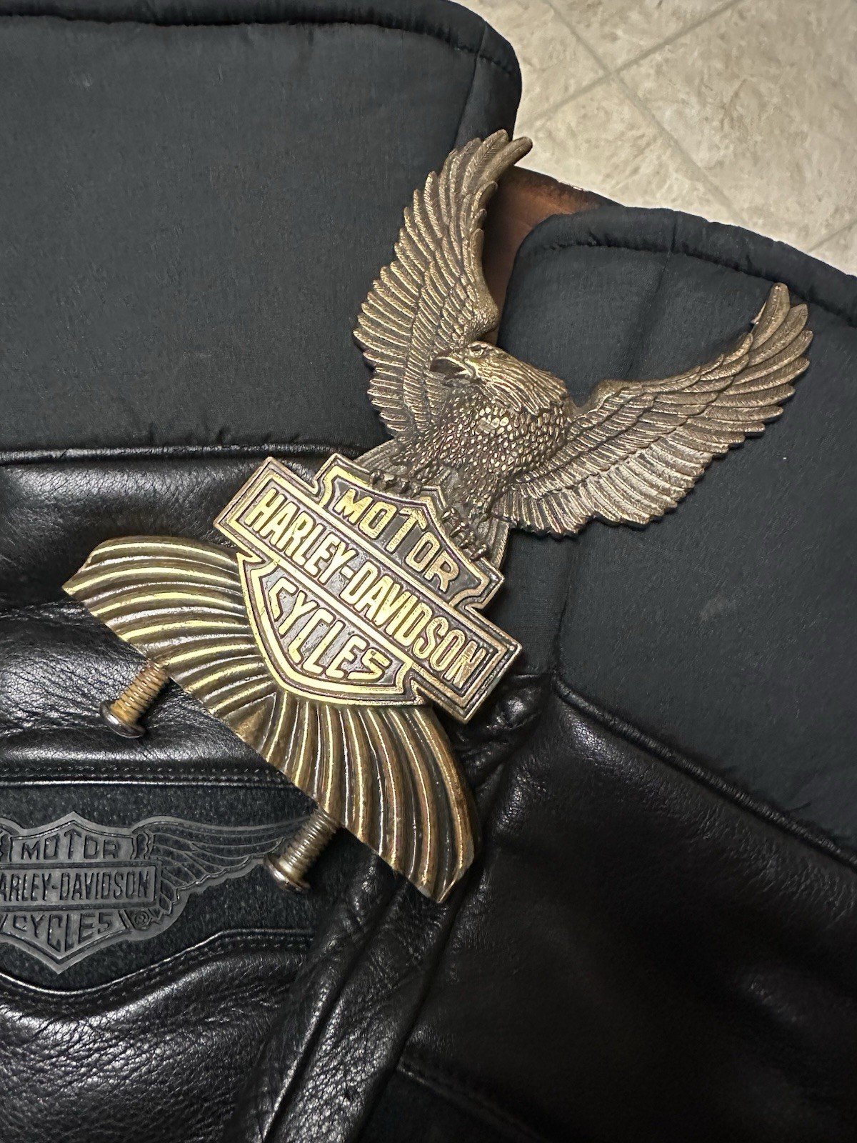 Vintage Harley Davidson Eagle Sissy Bar Insert Solid Brass Medallion/Mit Gloves Vintage Harley Davidson Eagle Sissy Bar Insert Solid Brass Medallion/Mit Gloves