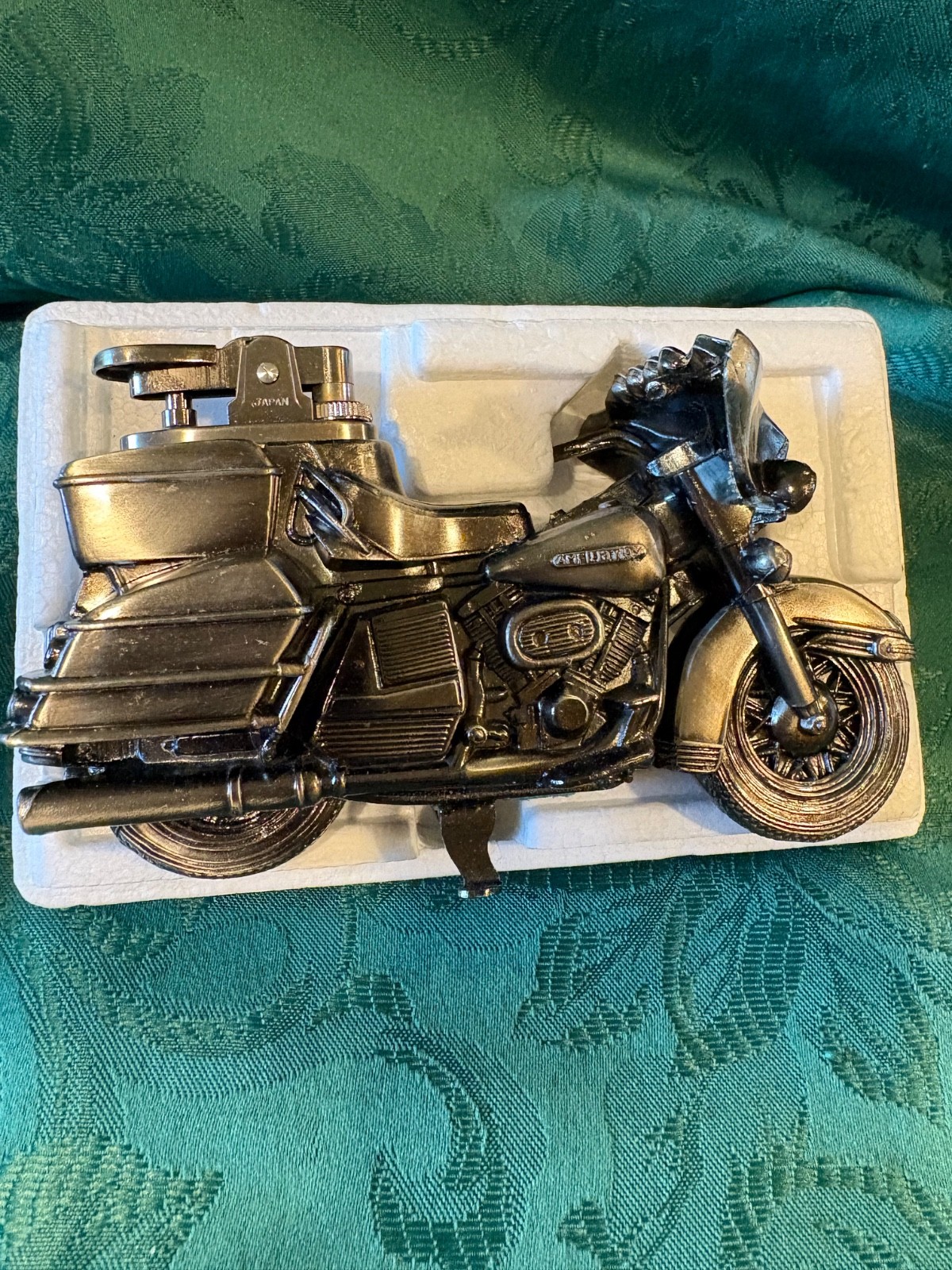 Harley Davidson electra glide 1200 lighter