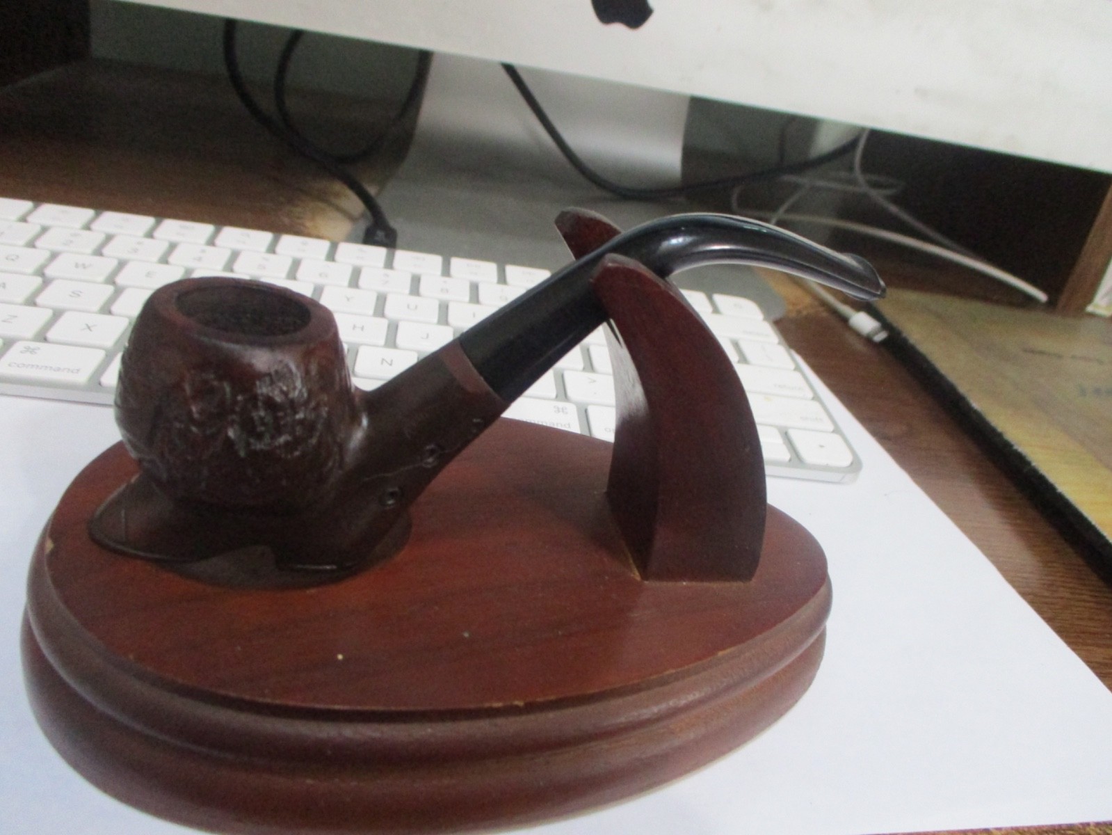 VINTAGE MILANO "SHOE PIPE" HAND CARVED IMPORTED BRIAR ITALY. SMOKED. VINTAGE MILANO "SHOE PIPE" HAND CARVED IMPORTED BRIAR ITALY. SMOKED.