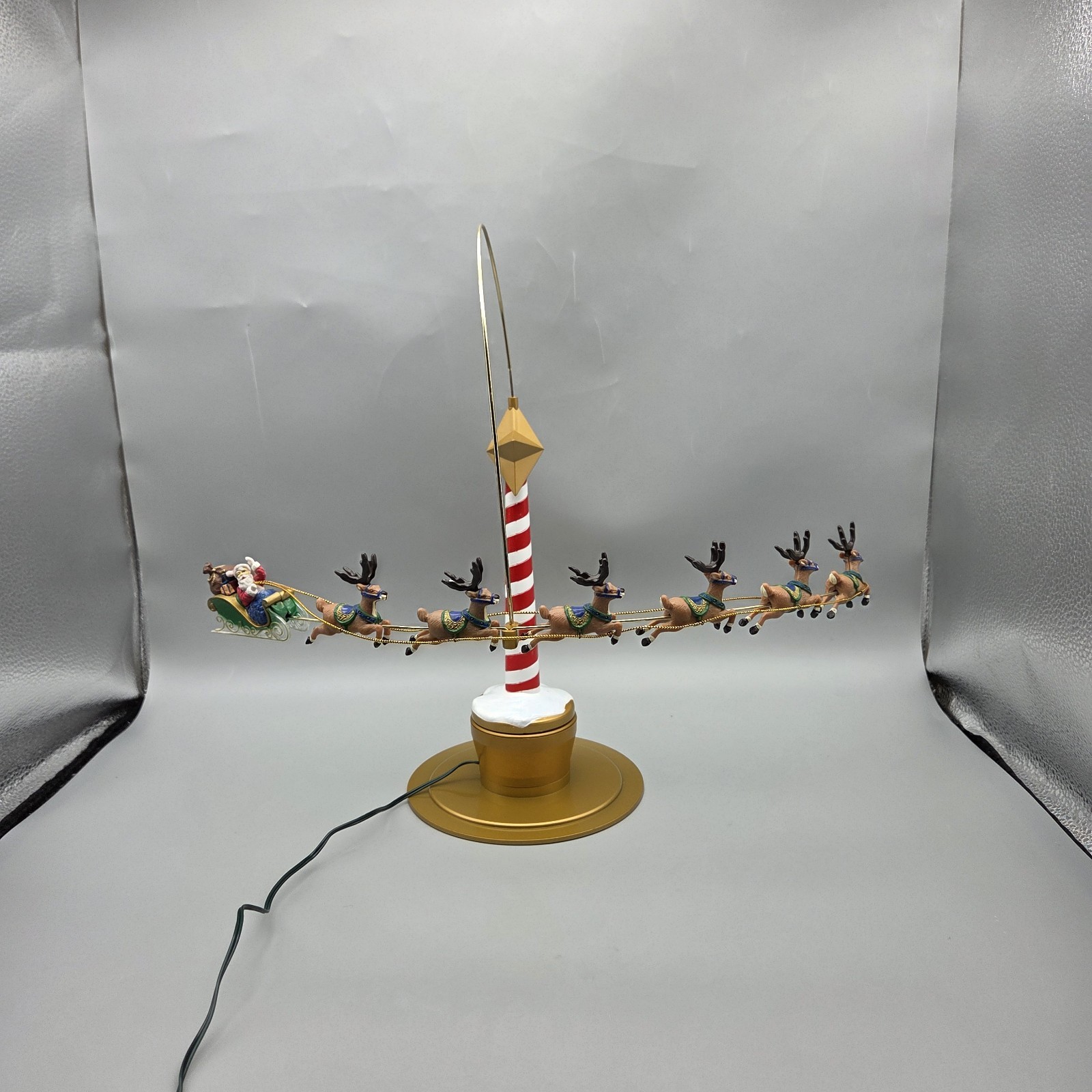 VTG Mr Christmas Floating Animated Tree Topper Santa & Reindeer Table Top VIDEO VTG Mr Christmas Floating Animated Tree Topper Santa & Reindeer Table Top VIDEO
