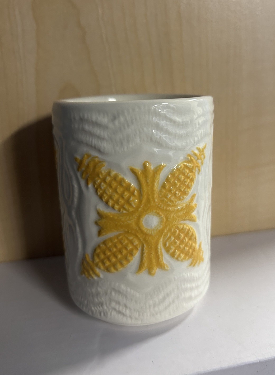 Vintage Hawaiian Quilt Clay Michael J Gillan 1998 Ceramic Yellow Ivory Pineapple Vintage Hawaiian Quilt Clay Michael J Gillan 1998 Ceramic Yellow Ivory Pineapple