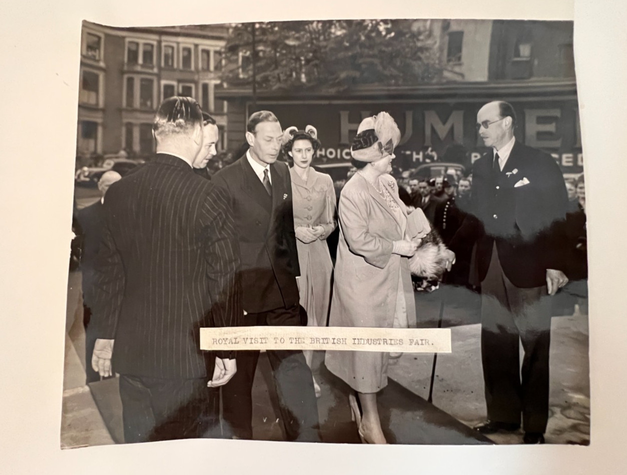 Type 1 - 1949 King George VI Royal Family British Industries Fair Press Photo Type 1 - 1949 King George VI Royal Family British Industries Fair Press Photo