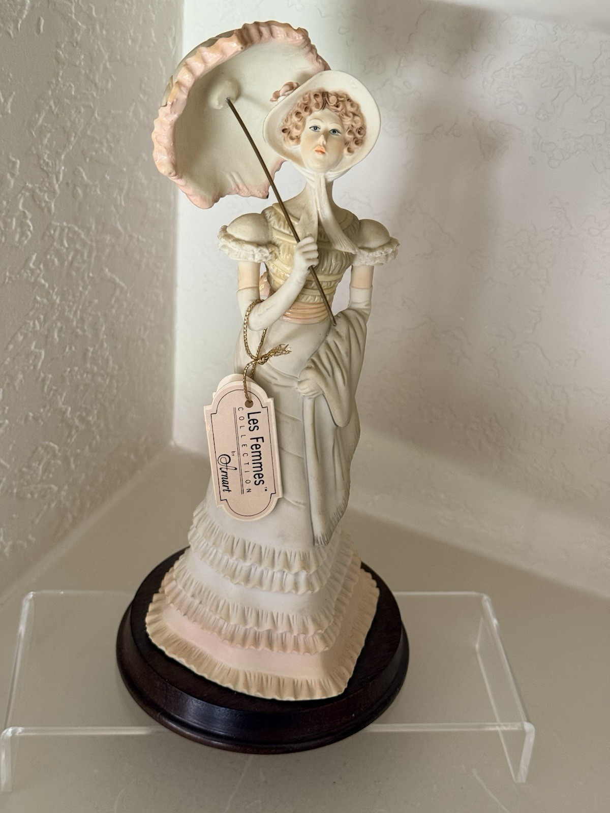 Vintage Signed Pucci Arnart Les Femmes Porcelain Elegant Woman Figurine 9”inch Vintage Signed Pucci Arnart Les Femmes Porcelain Elegant Woman Figurine 9”inch