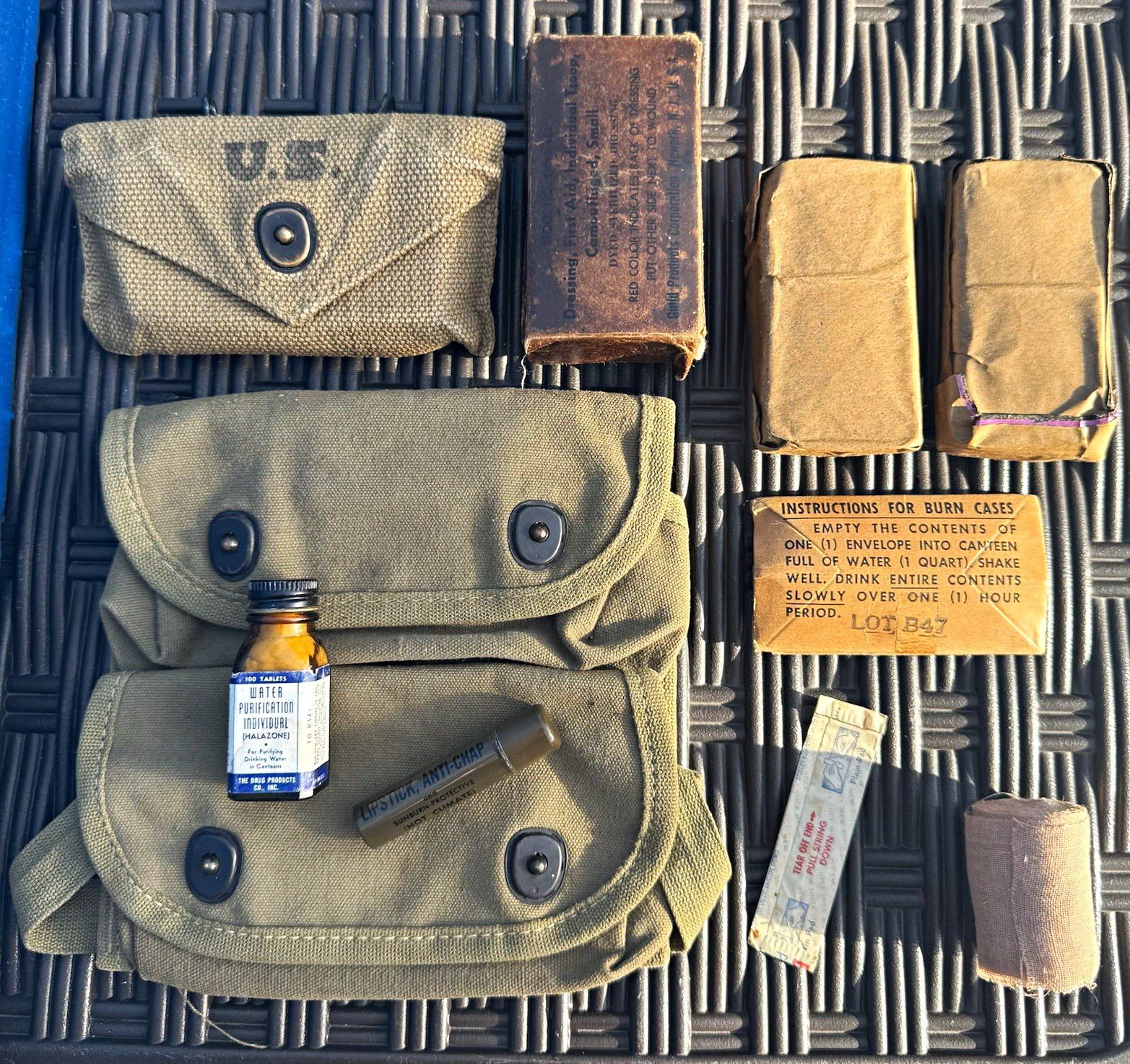 WWII WW2 Era US Army Medical Lot First-Aid Kits w/Contents - Exc WWII WW2 Era US Army Medical Lot First-Aid Kits w/Contents - Exc