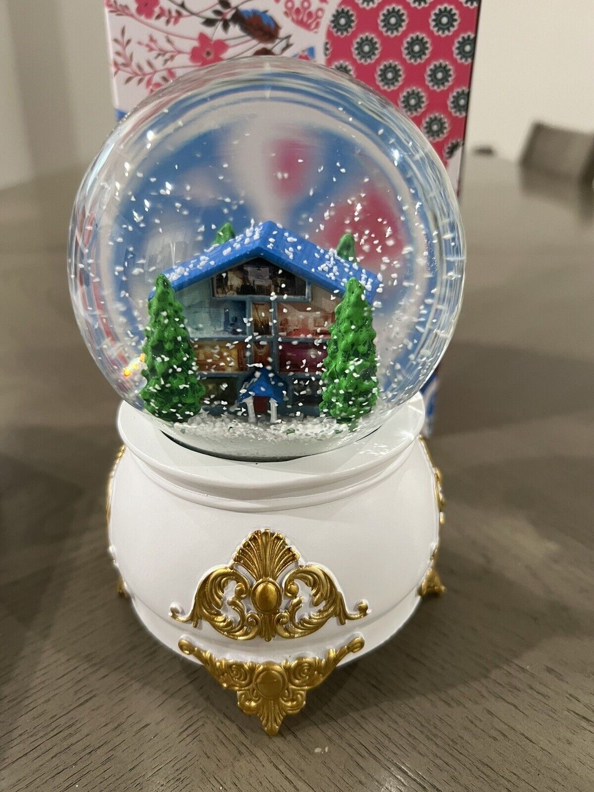 🔥 TAYLOR SWIFT LOVER HOUSE SNOW GLOBE HOLIDAY 2023 BRAND NEW IN BOX FAST SHIP