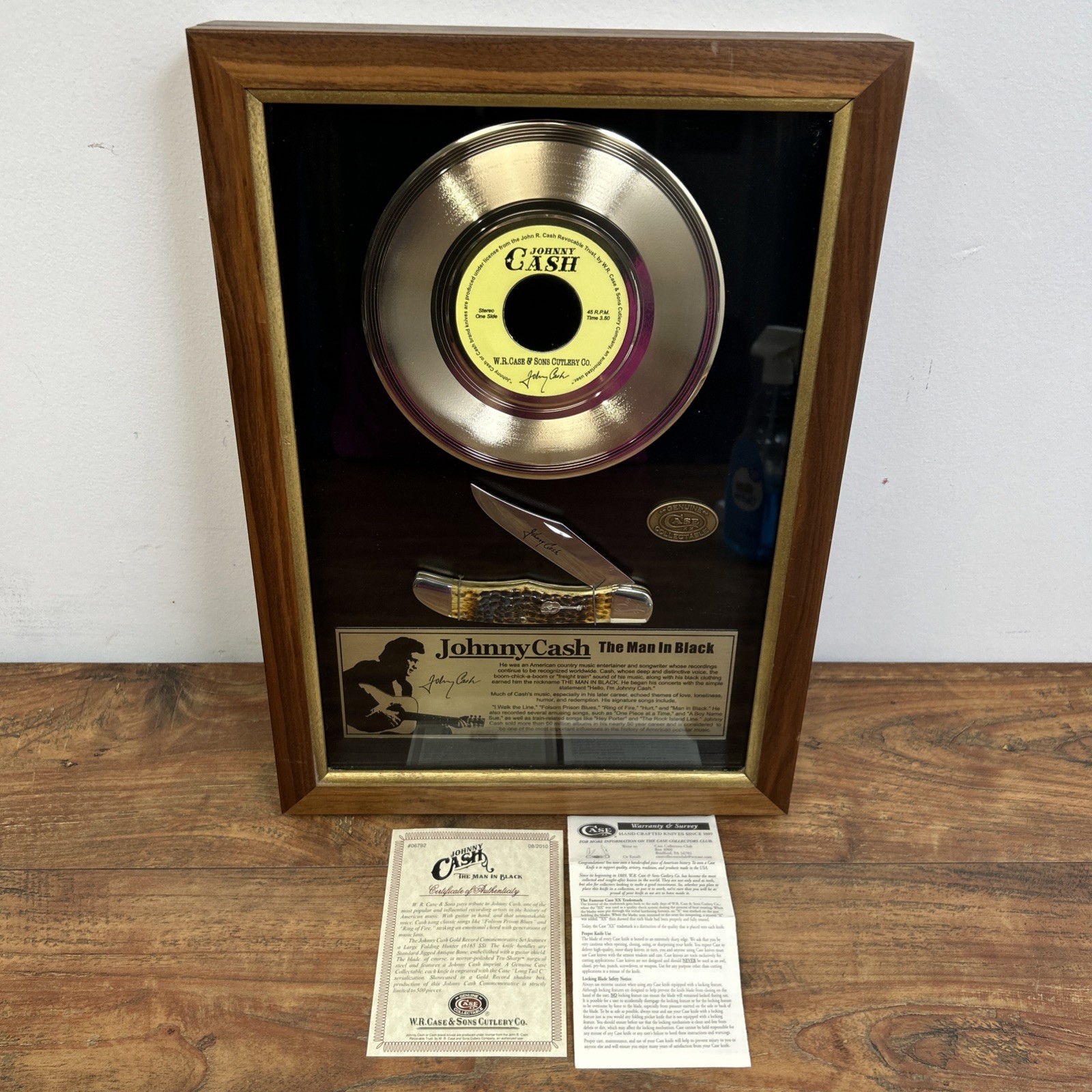 2010 Johnny Cash Commemorative CASE Knife With Gold Record "The Man In Black" 2010 Johnny Cash Commemorative CASE Knife With Gold Record "The Man In Black"