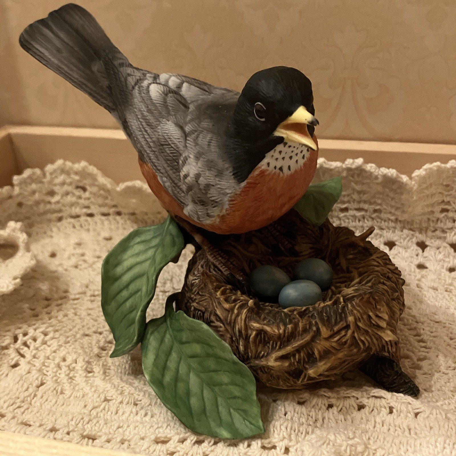 Lenox American Robin Bird Figurine Porcelain Robin Figurine Lenox American Robin Bird Figurine Porcelain Robin Figurine