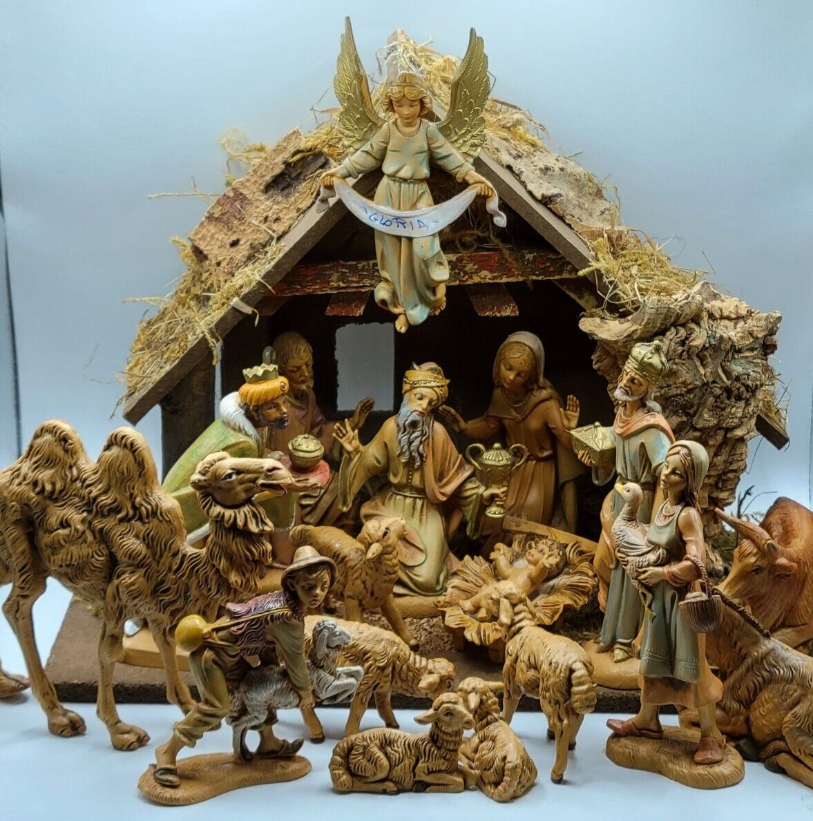 Vintage Lot of 19 Fontanini Figurines Depose Italy 1983 Nativity Set with Manger