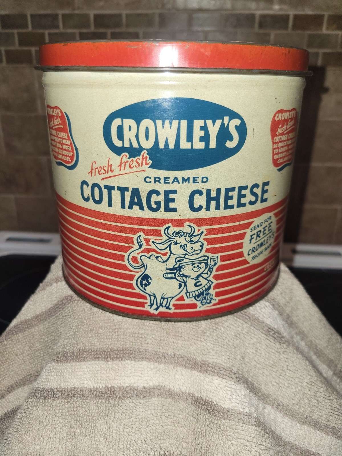 Crowley's "Vintage" Cottage Cheese Round Tin, 5.5" tall, 6.25" in diameter Crowley's "Vintage" Cottage Cheese Round Tin, 5.5" tall, 6.25" in diameter
