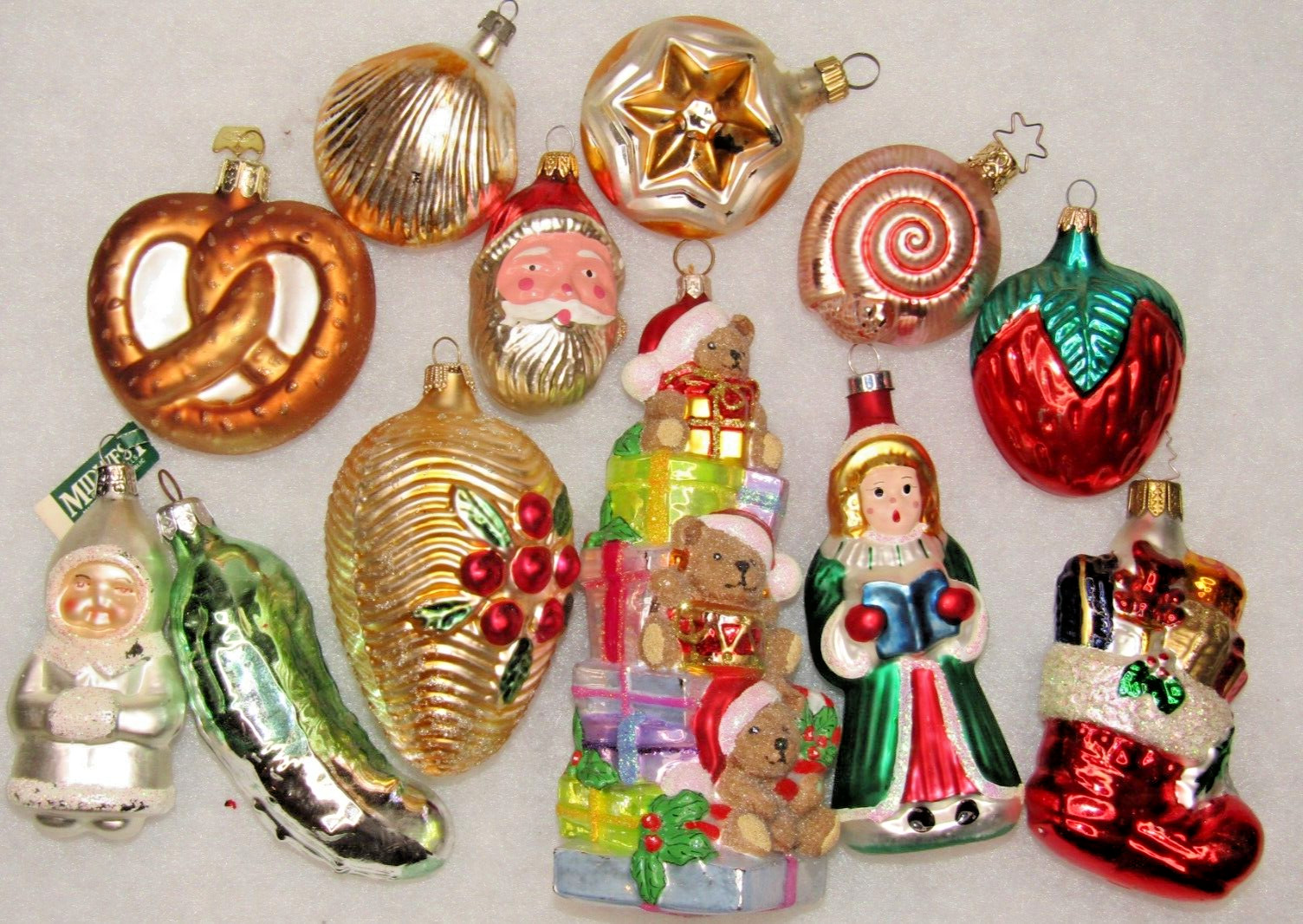 Lot VTG Modern Glass Figurine SANTA SNAIL BEAR BERRY GIRL Christmas Ornaments Lot VTG Modern Glass Figurine SANTA SNAIL BEAR BERRY GIRL Christmas Ornaments