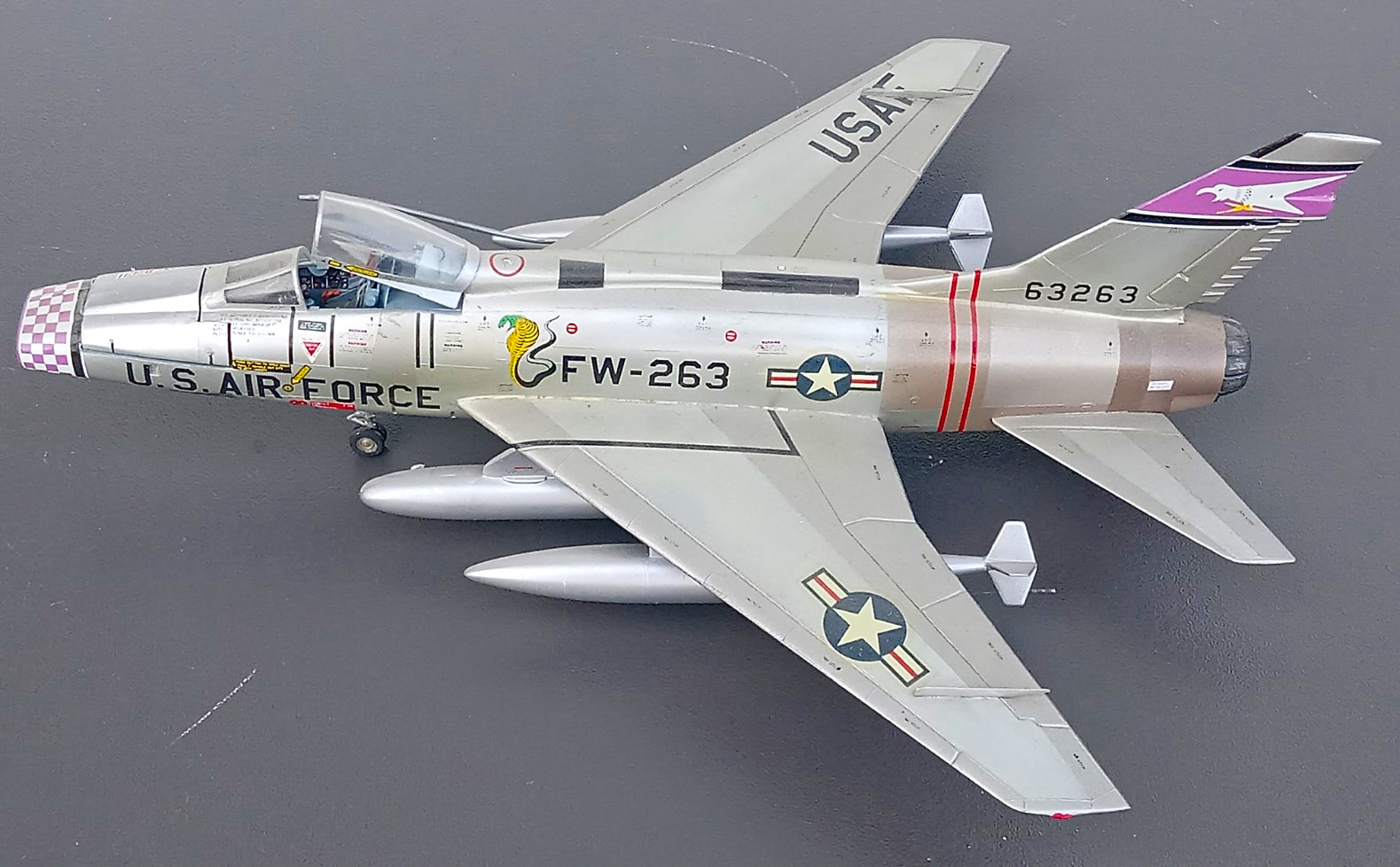 1/72 U.S.A.F. North American F-100 Super Sabre Pro Built Cold War Fighter Bomber 1/72 U.S.A.F. North American F-100 Super Sabre Pro Built Cold War Fighter Bomber