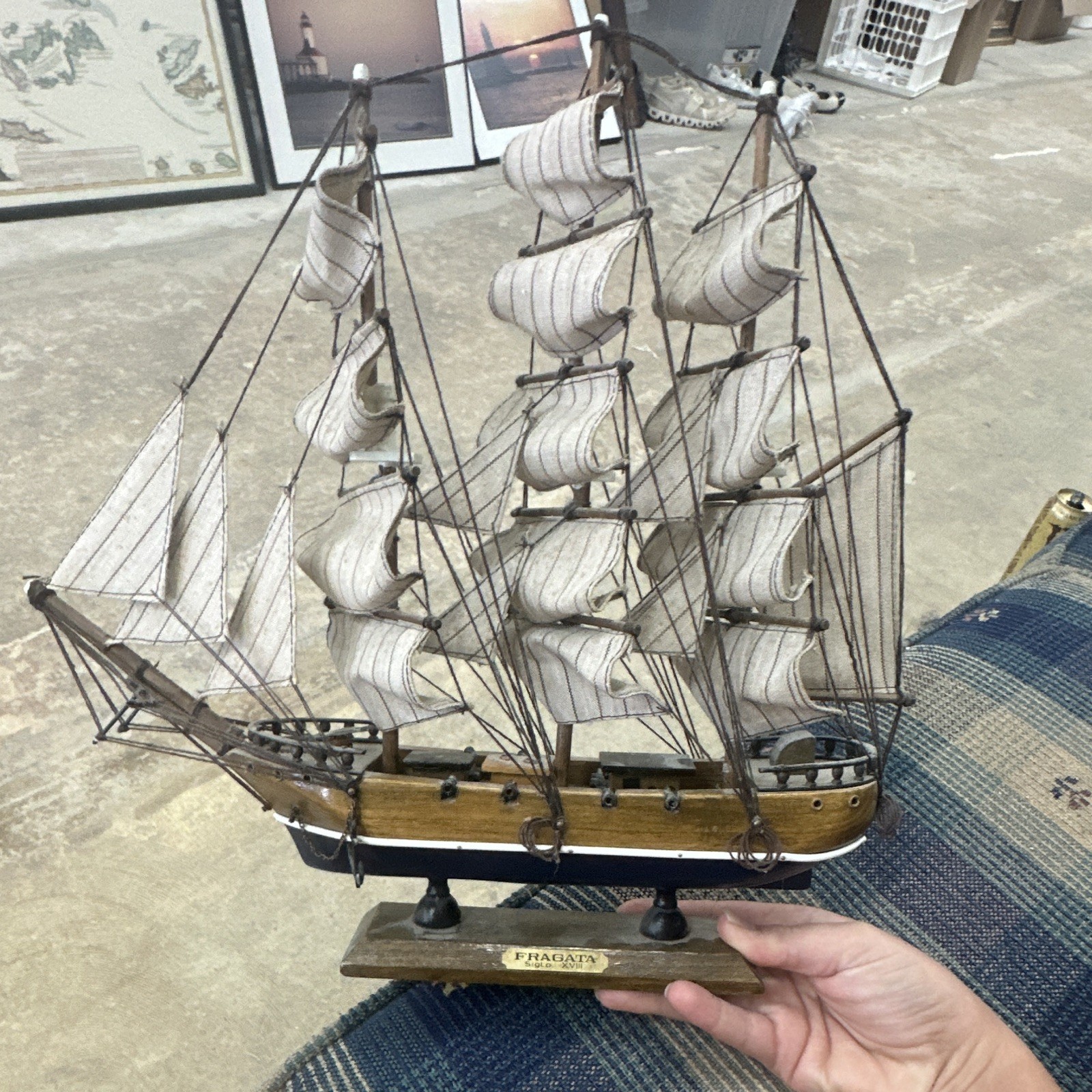 Fragata Siglo XVIII Vintage Wooden Ship Replica 13x13 Inches Fragata Siglo XVIII Vintage Wooden Ship Replica 13x13 Inches