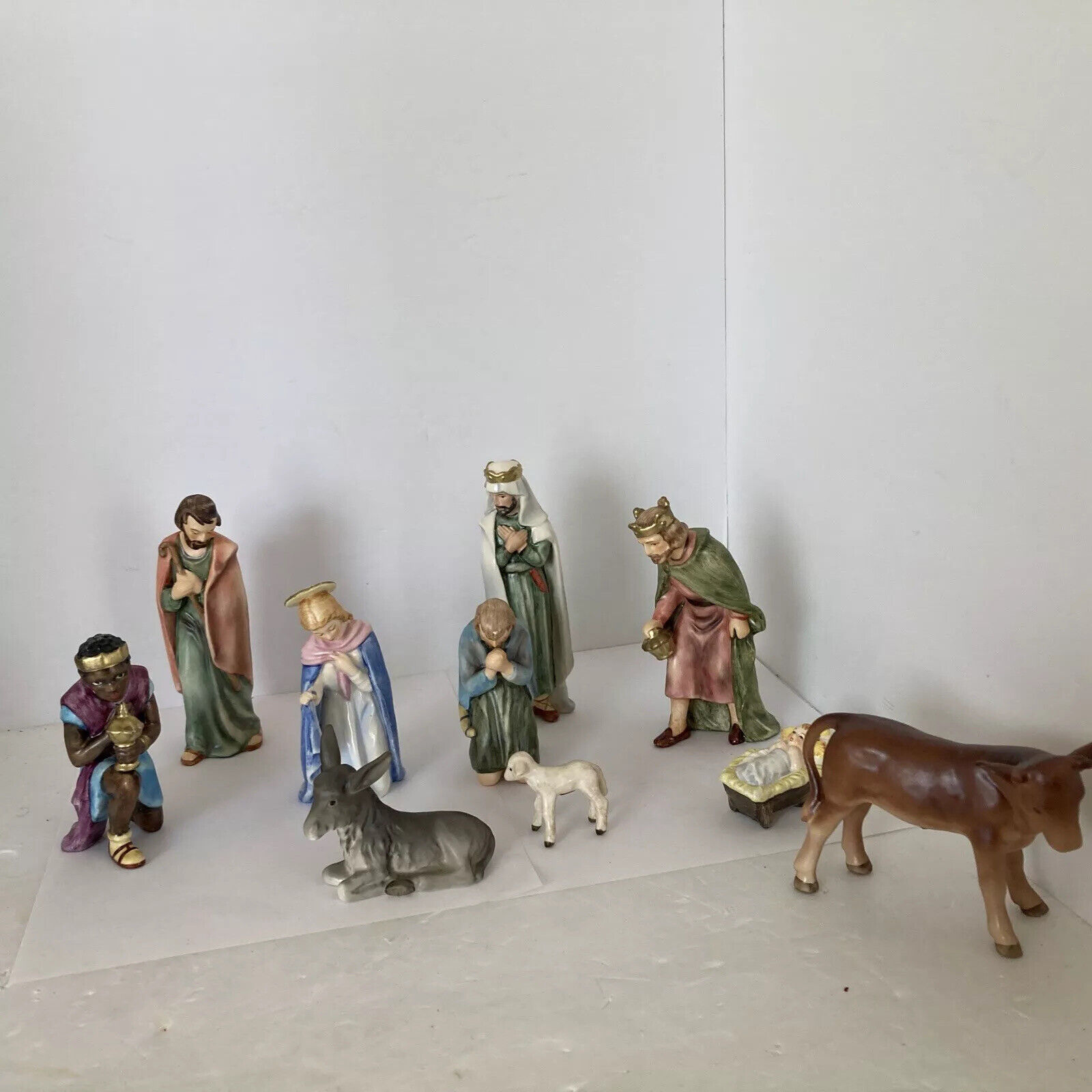 Goebel Nativity Medium Figures 10  Piece