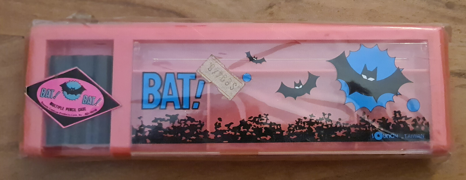 Vintage 80s SOUNDY stationety pencil case BAT TAIWAN made red Vintage 80s SOUNDY stationety pencil case BAT TAIWAN made red