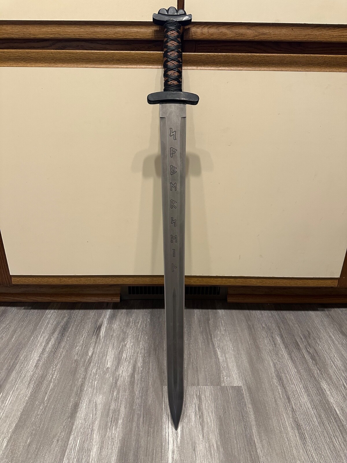 Viking Rune Sword – battle ready–Silver Wire Handle and hammer pommel Viking Rune Sword – battle ready–Silver Wire Handle and hammer pommel