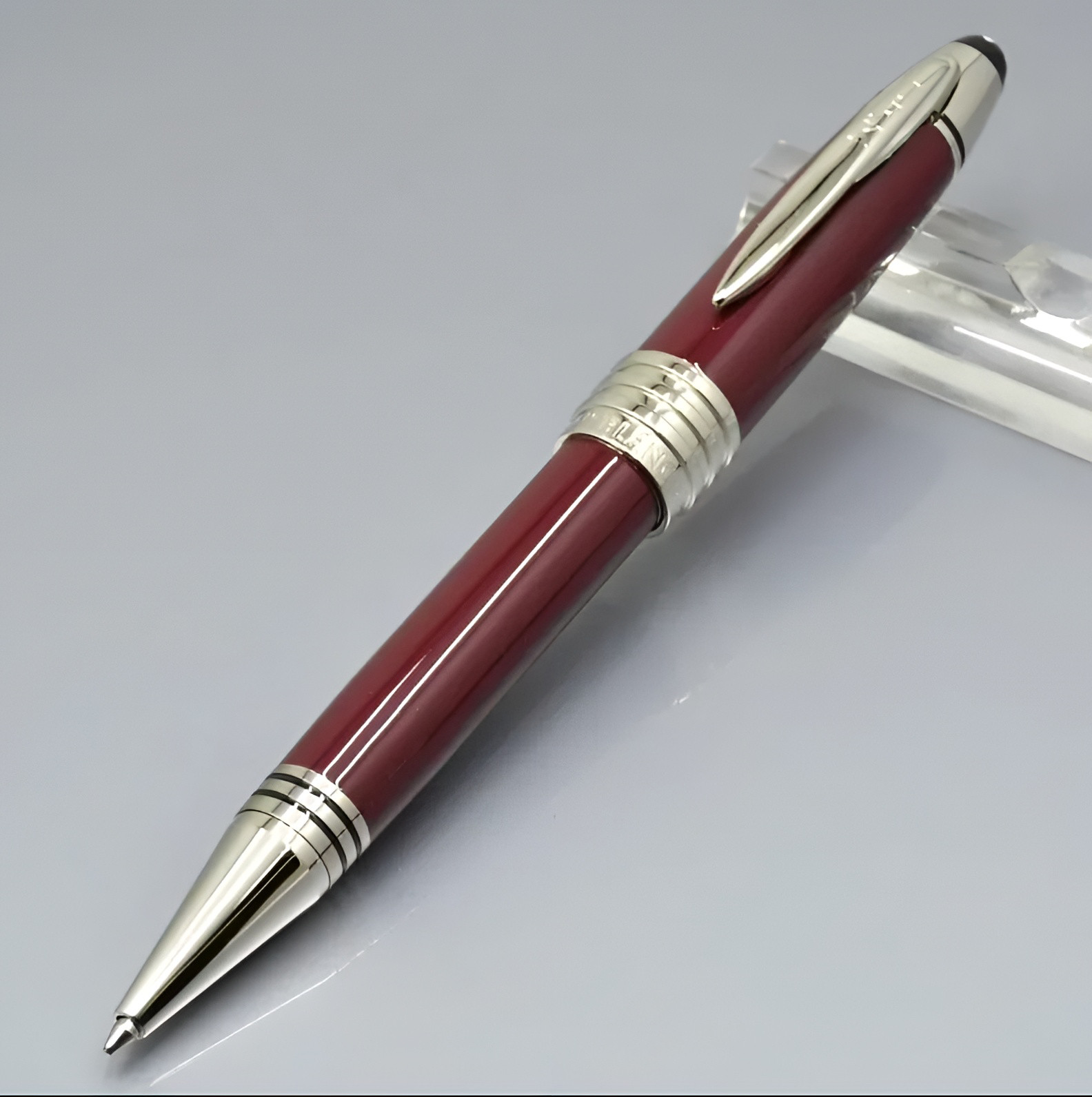 New M.B JFK Burgundy Ballpoint Pen Platinum Trim Great Characters Luxury New M.B JFK Burgundy Ballpoint Pen Platinum Trim Great Characters Luxury