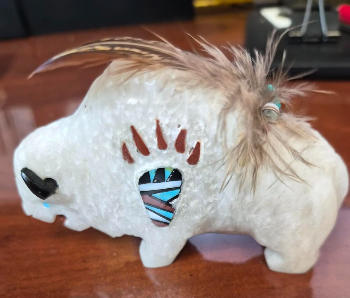 ZUNI WHITE BISON WITH INLAY PAW on both sides ( PRICE REDUCTION) ZUNI WHITE BISON WITH INLAY PAW on both sides ( PRICE REDUCTION)