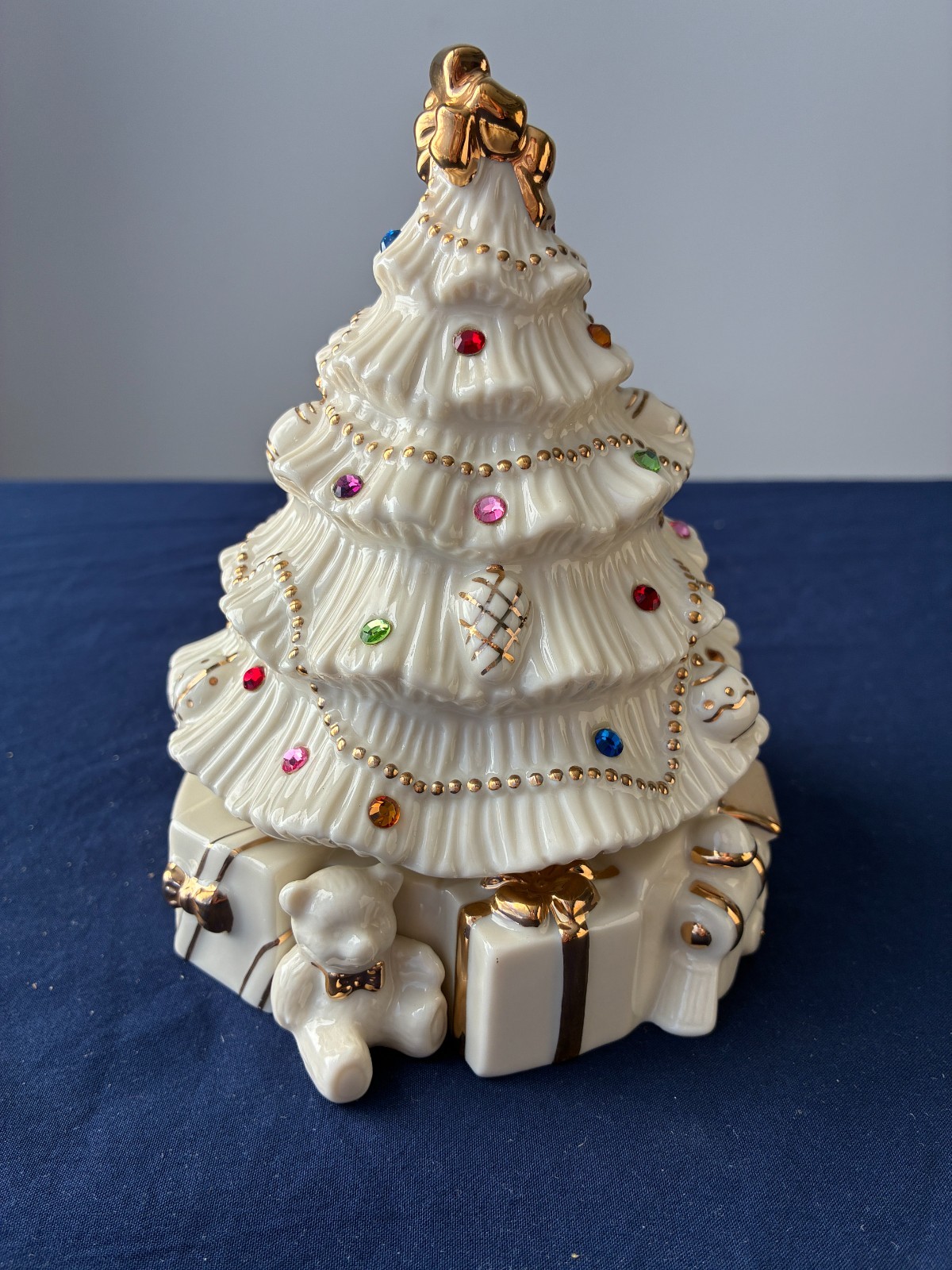 LENOX CHINA JEWELS MUSICAL CHRISTMAS TREE LENOX CHINA JEWELS MUSICAL CHRISTMAS TREE