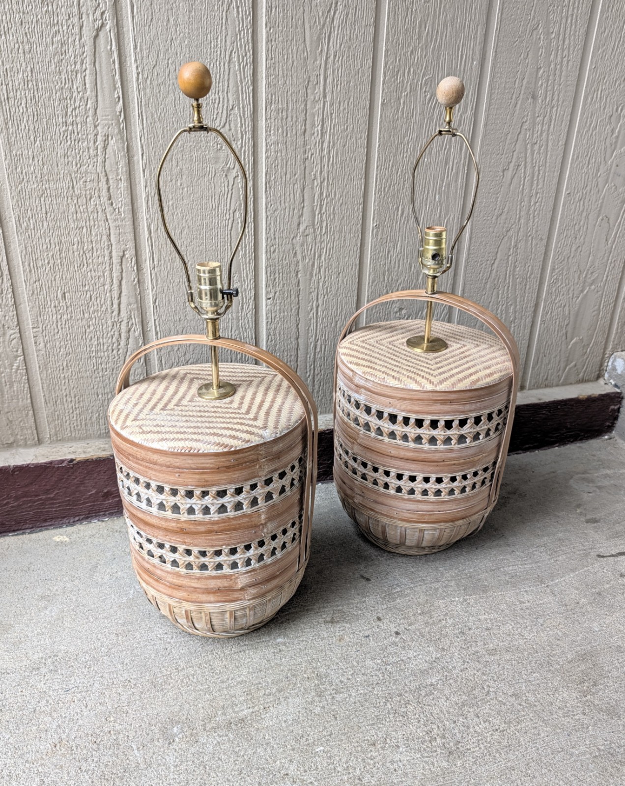 Pair of Vintage Chinese Wedding Basket Bamboo Rattan Table Lamps Asian Boho Chic Pair of Vintage Chinese Wedding Basket Bamboo Rattan Table Lamps Asian Boho Chic