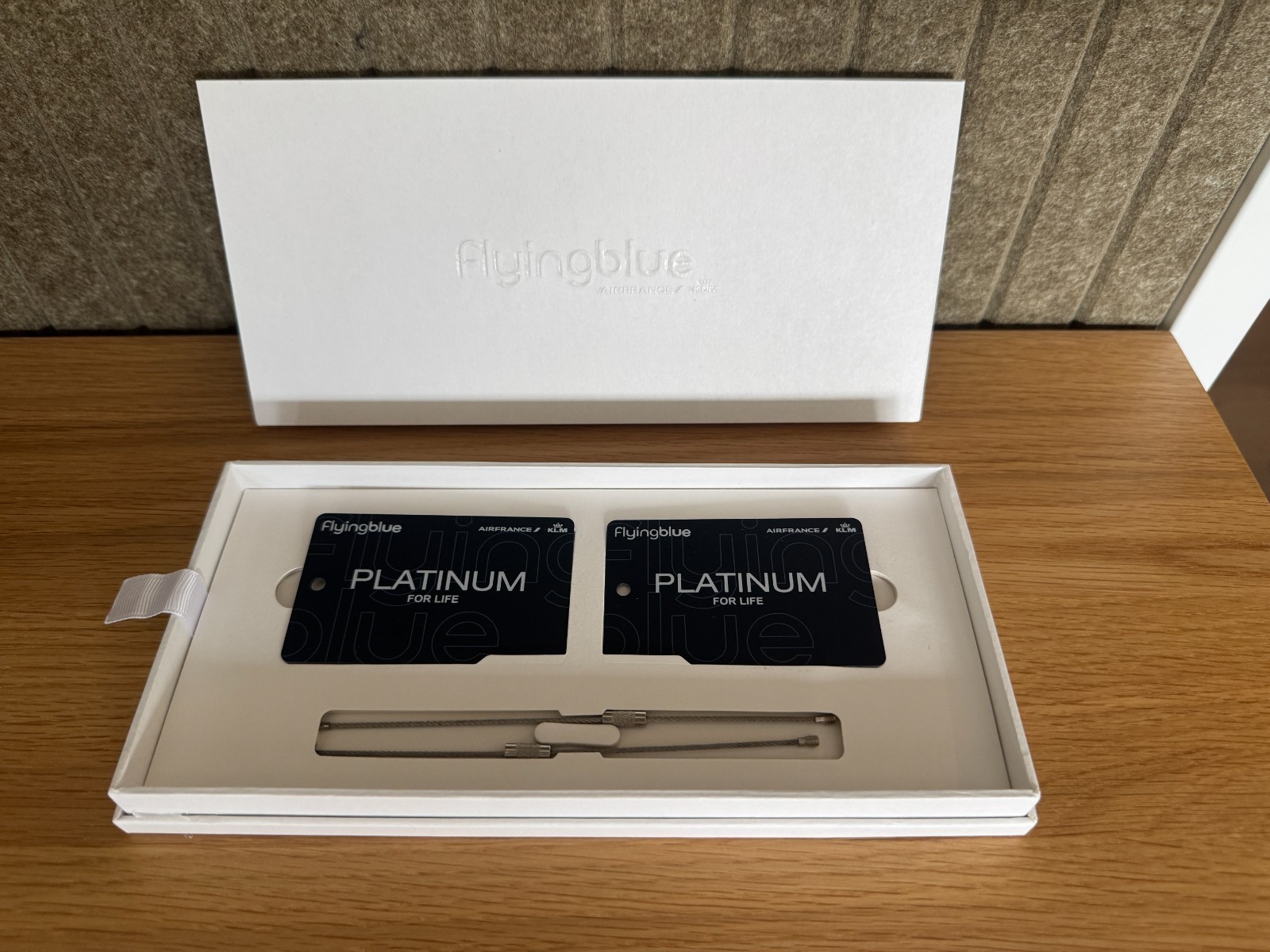 KLM Air France Flying Blue Platinum For Life Metal Luggage Tags Box Set Rare KLM Air France Flying Blue Platinum For Life Metal Luggage Tags Box Set Rare