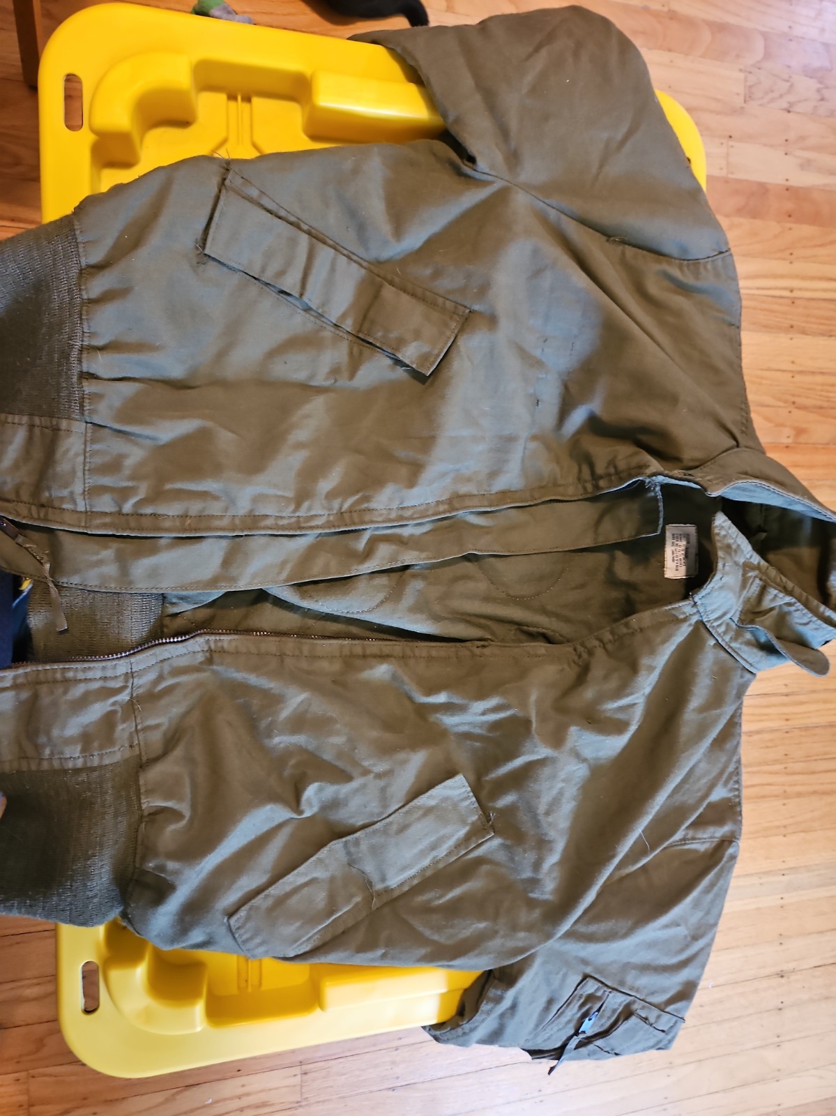USGI COLD WEATHER HIGH TEMPERATURE RESISTANT JACKET - Medium REGULAR USGI COLD WEATHER HIGH TEMPERATURE RESISTANT JACKET - Medium REGULAR