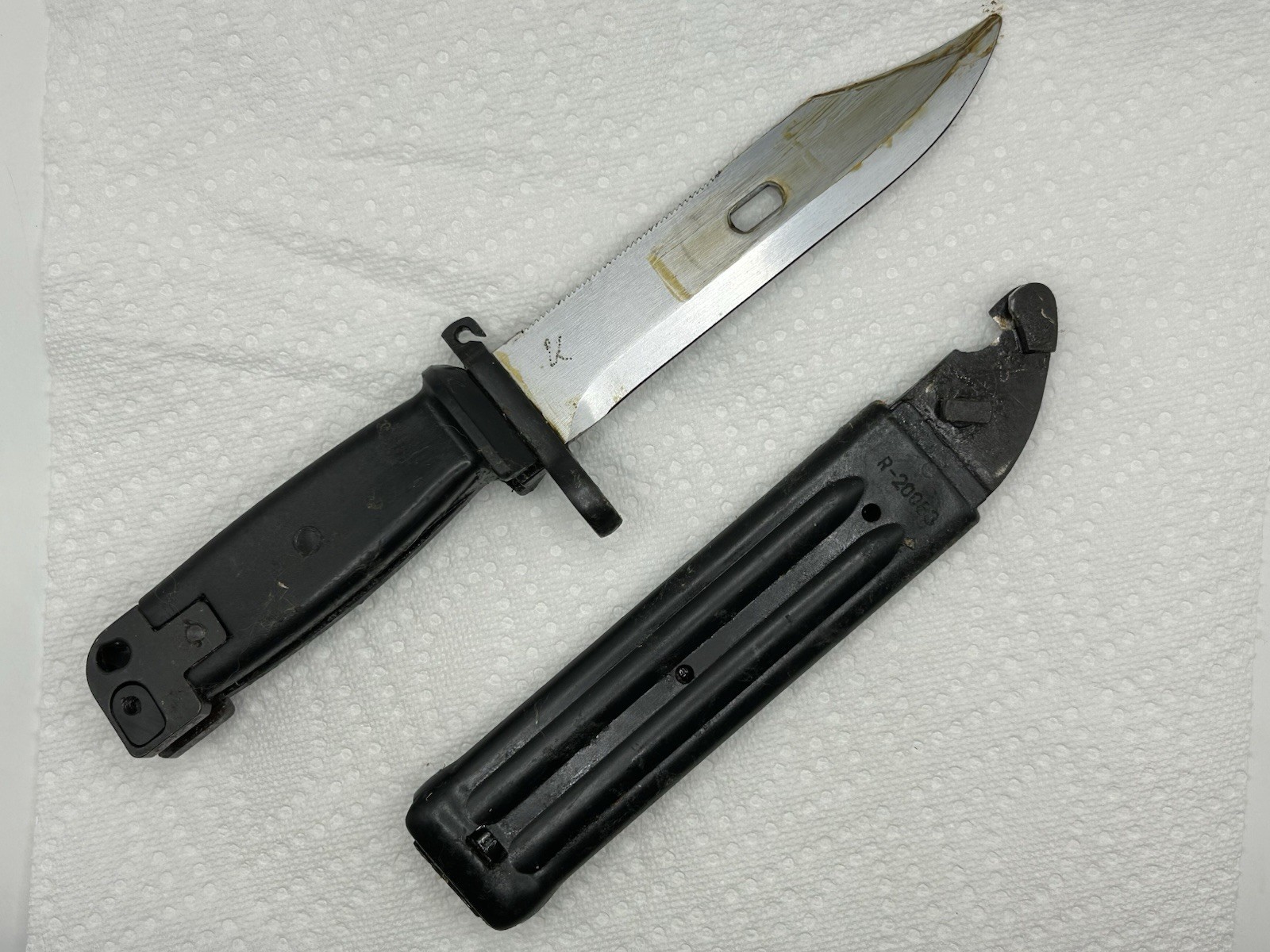 Cold War Yugoslavian Type 2 Bayonet W/ Matching Wire Cutting Scabbard - (EX) Cold War Yugoslavian Type 2 Bayonet W/ Matching Wire Cutting Scabbard - (EX)