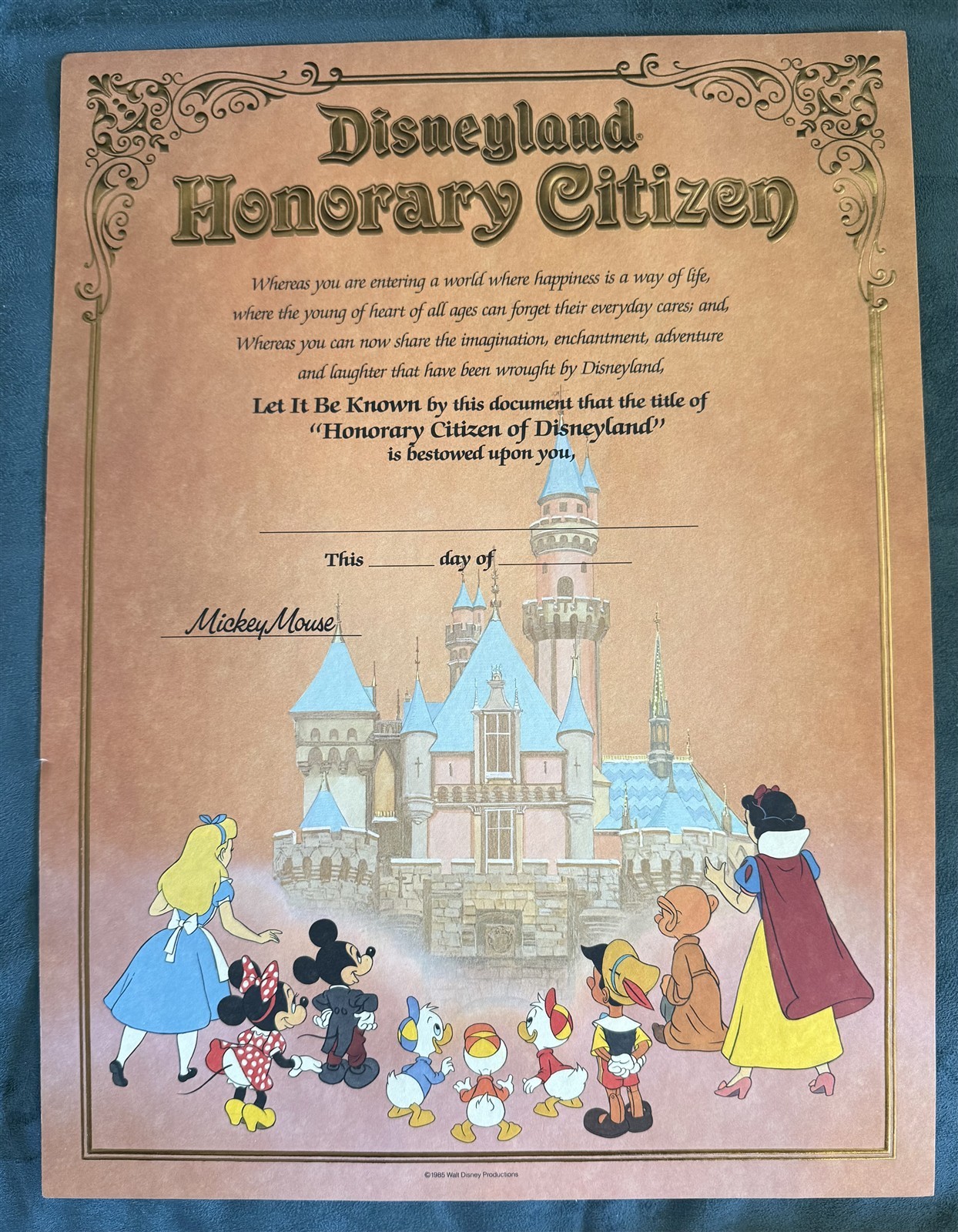 Walt Disney Production Disneyland HONORARY CITIZEN Embossed CERTIFICATE 1985 14" Walt Disney Production Disneyland HONORARY CITIZEN Embossed CERTIFICATE 1985 14"