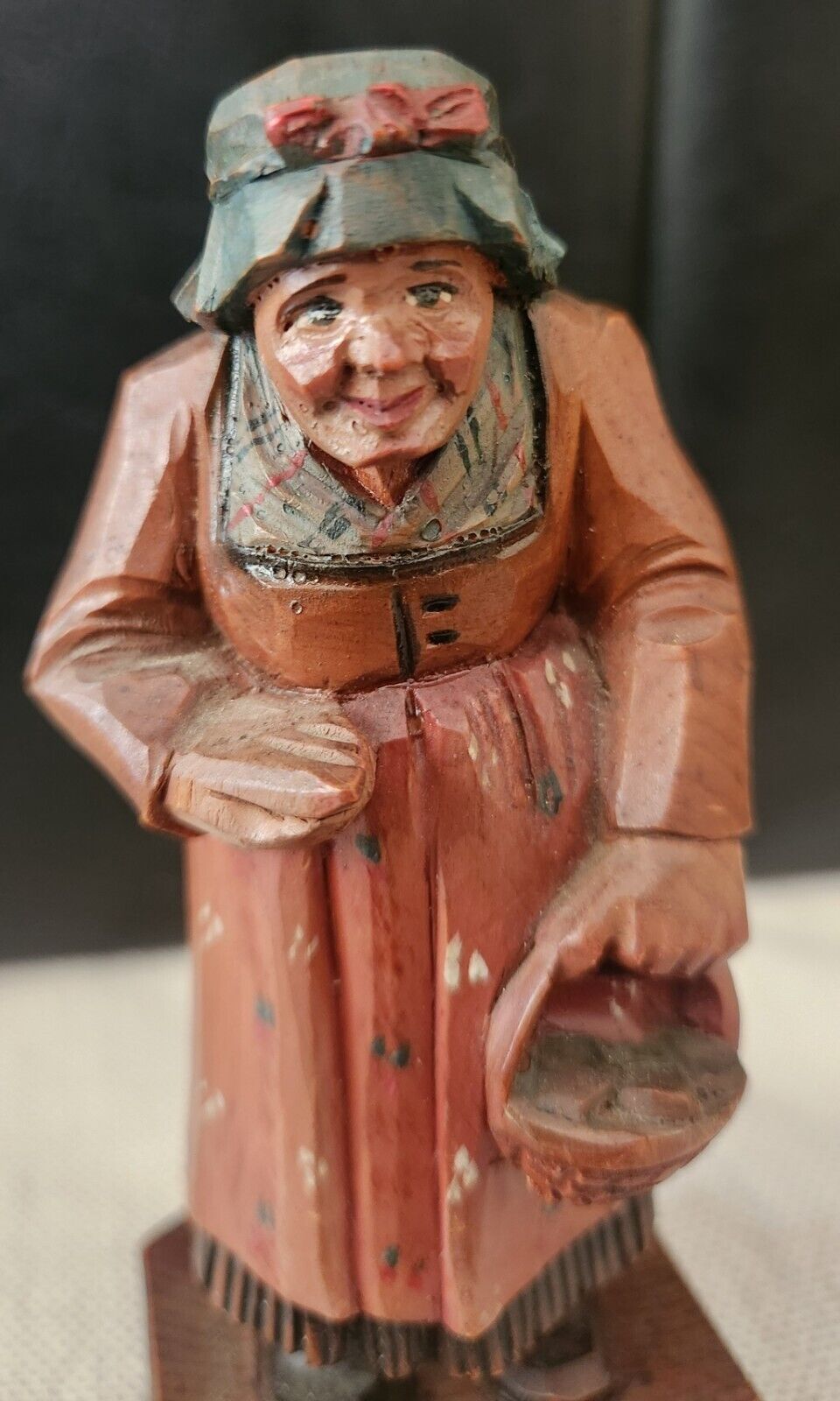 Anri Old Lady with Basket Hand Carved Wood Figurine Italy 1950-60s - Vintage