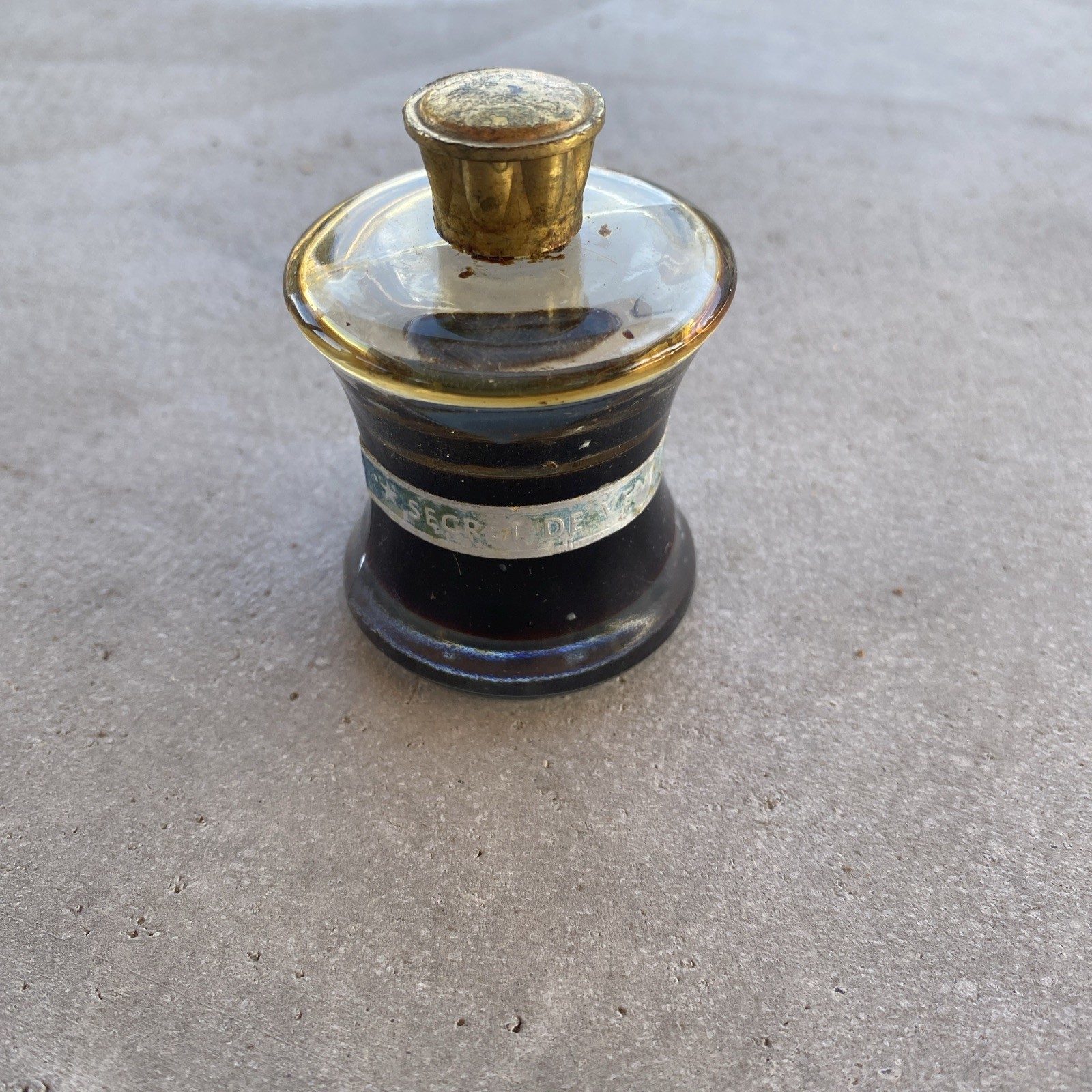 Rare Vintage Secret De Venus Weil Perfume In Bottle Rare Vintage Secret De Venus Weil Perfume In Bottle