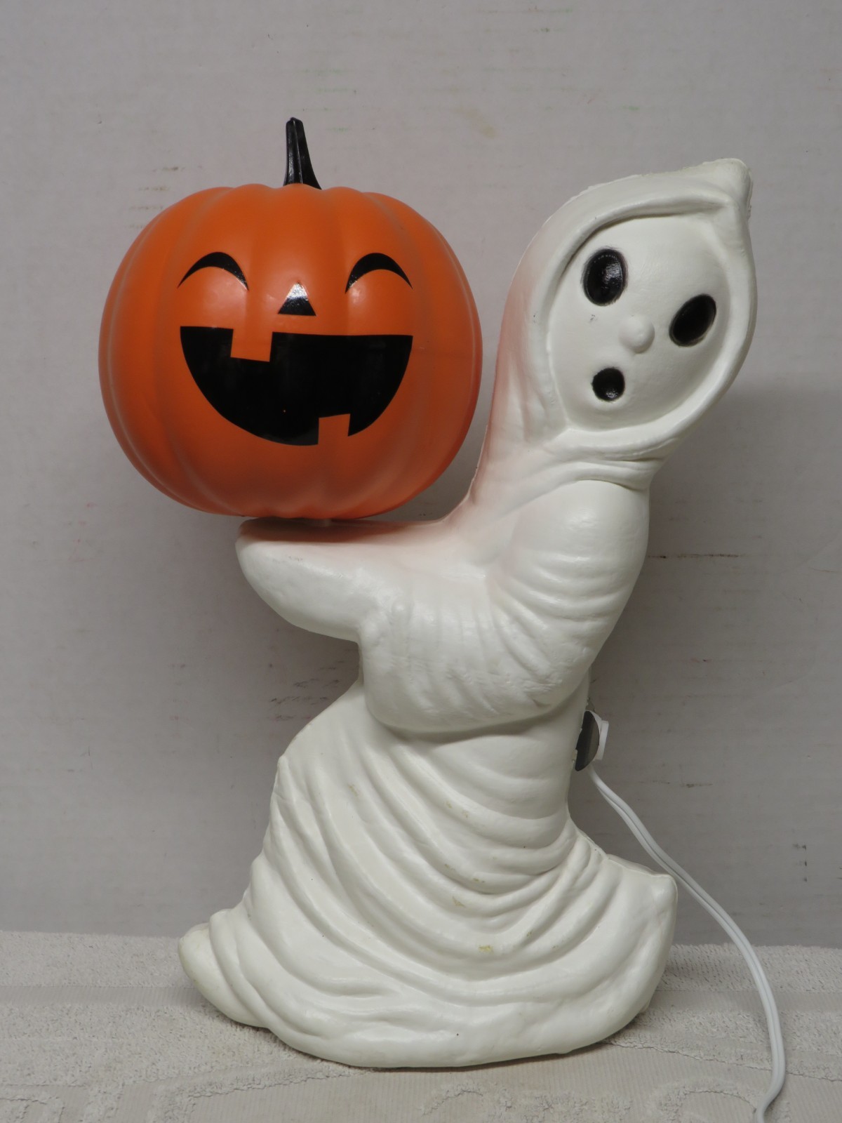 VTG General Foam 13" Halloween Ghost Carrying Pumpkin Lighted Tabletop Blow Mold VTG General Foam 13" Halloween Ghost Carrying Pumpkin Lighted Tabletop Blow Mold