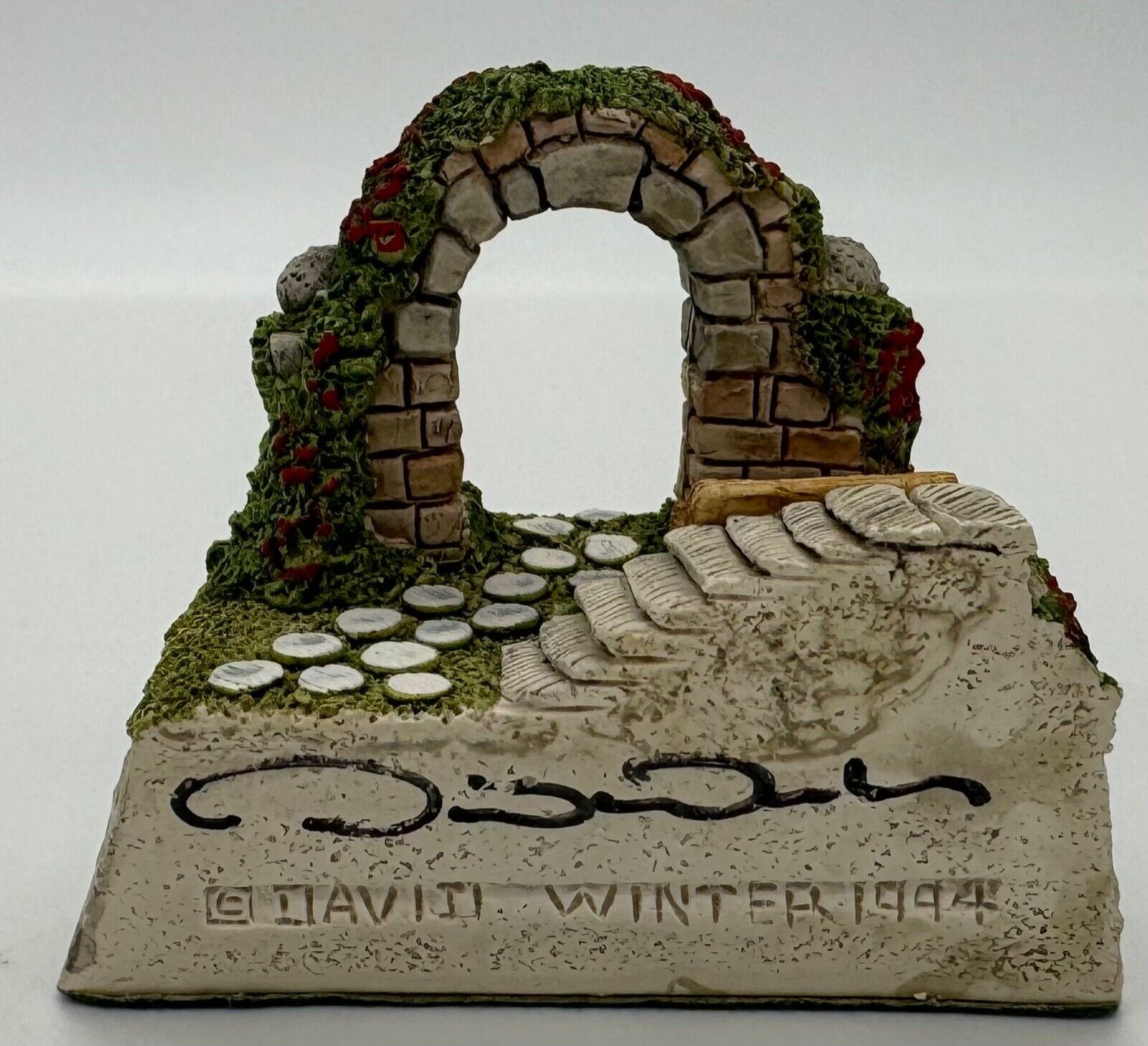 David Winter Cottages Winter ARCH 1994 Studios Signed by David Winter COA & Box