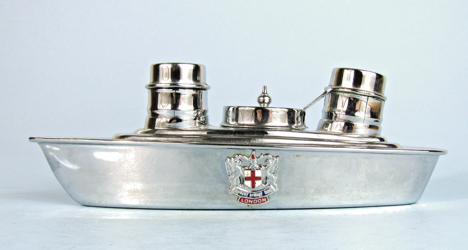 CHROME ART DECO OCEAN LINER Vtg Salt & Pepper Shakers Cruet Set Made in England CHROME ART DECO OCEAN LINER Vtg Salt & Pepper Shakers Cruet Set Made in England