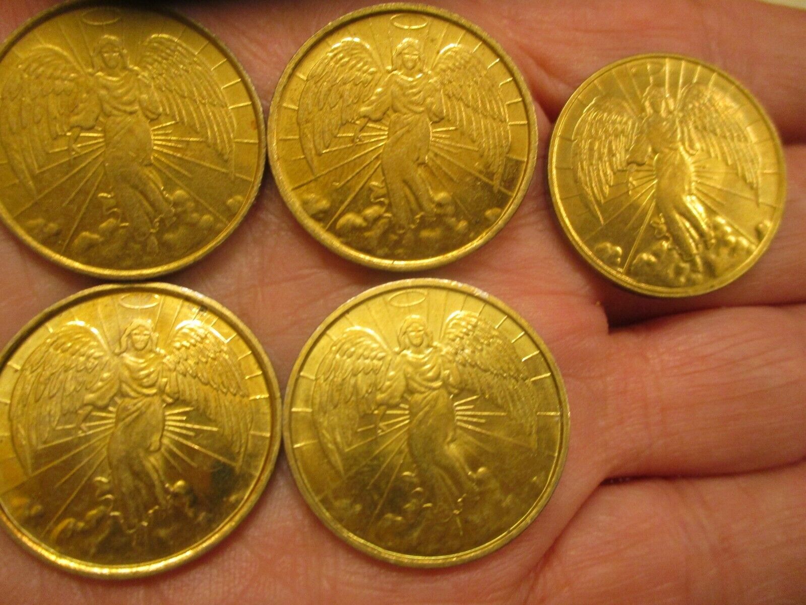 LOT OF 10 VINTAGE RELIGIOUS GOLD ANGEL COIN SALE SAVE $7