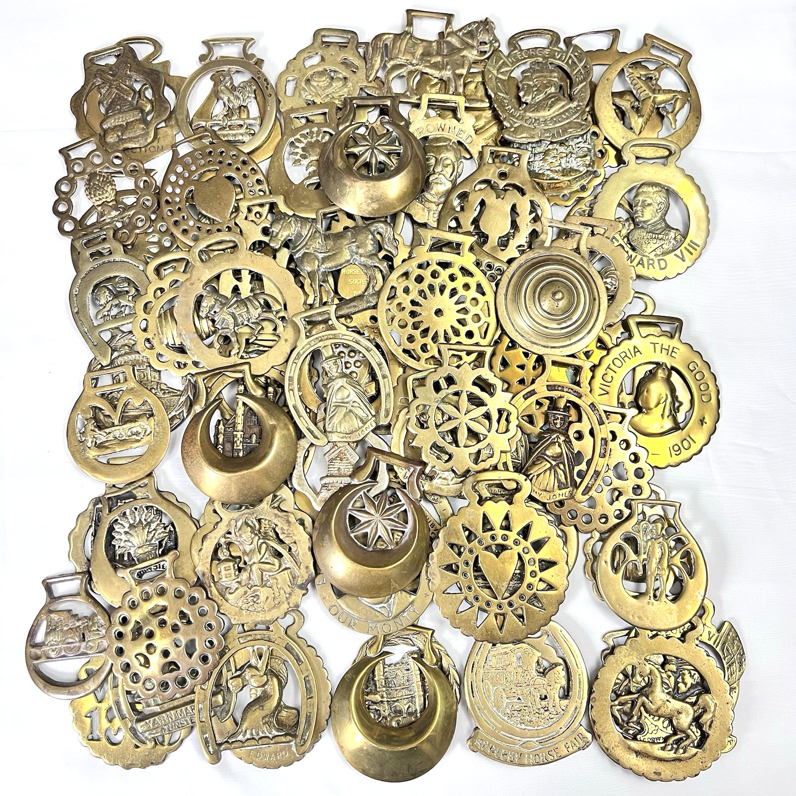 Brass Horse Medallion Lot of 75 Vintage Royal Souvenir Queen Rooster Wheat Sun Brass Horse Medallion Lot of 75 Vintage Royal Souvenir Queen Rooster Wheat Sun