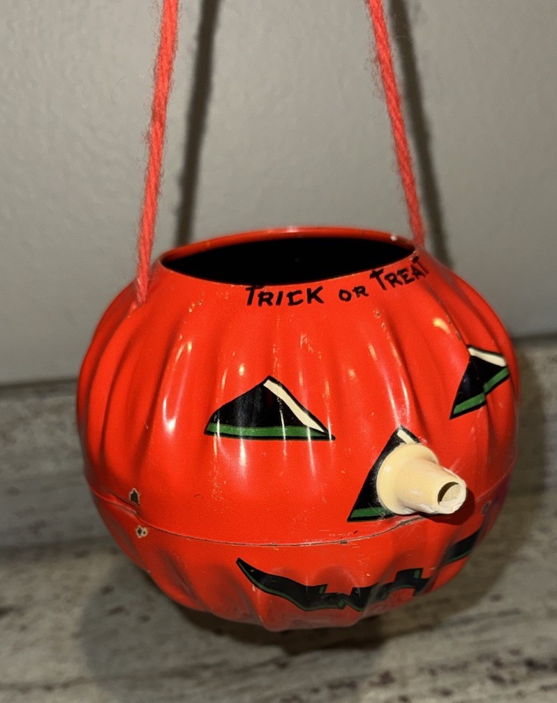 Vintage 1950s Halloween Tin Jack-O-Lantern Pumpkin US Metal Toy Mfg Co