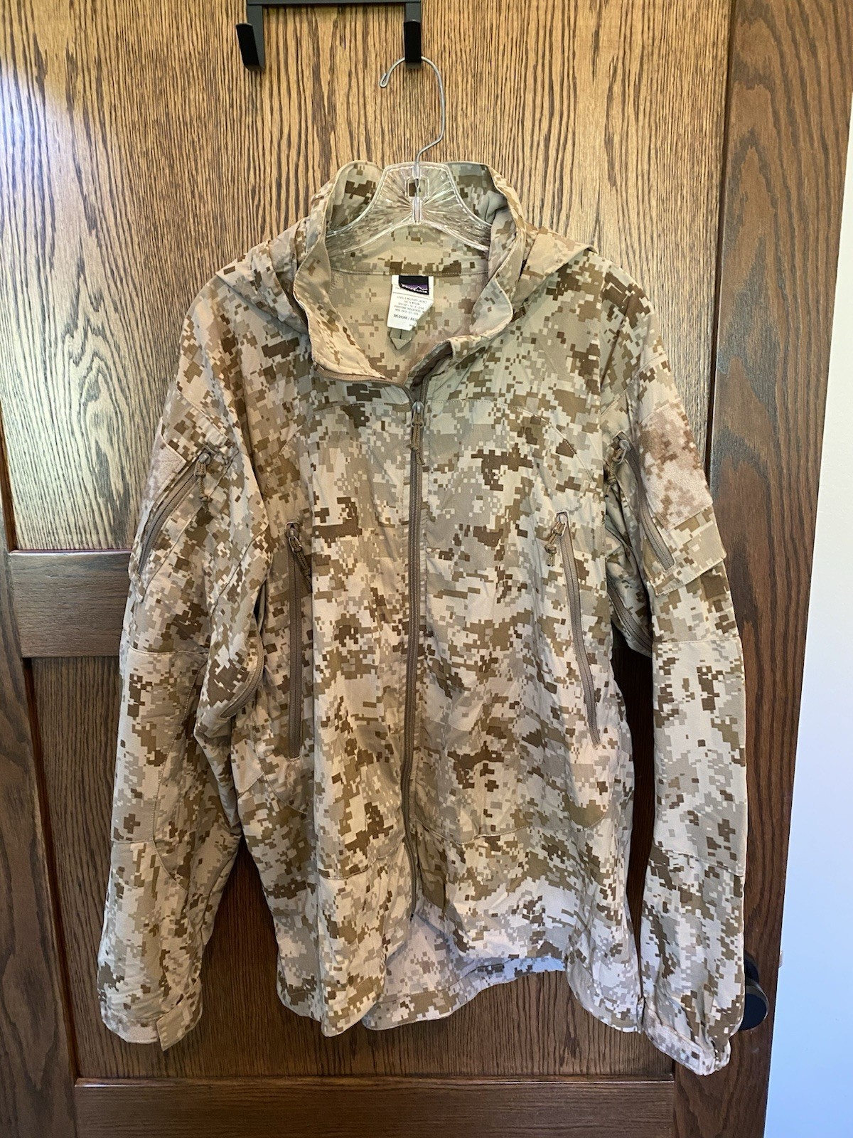 Patagonia AOR1 Level 5 Military Hooded Jacket Medium Regular PCU