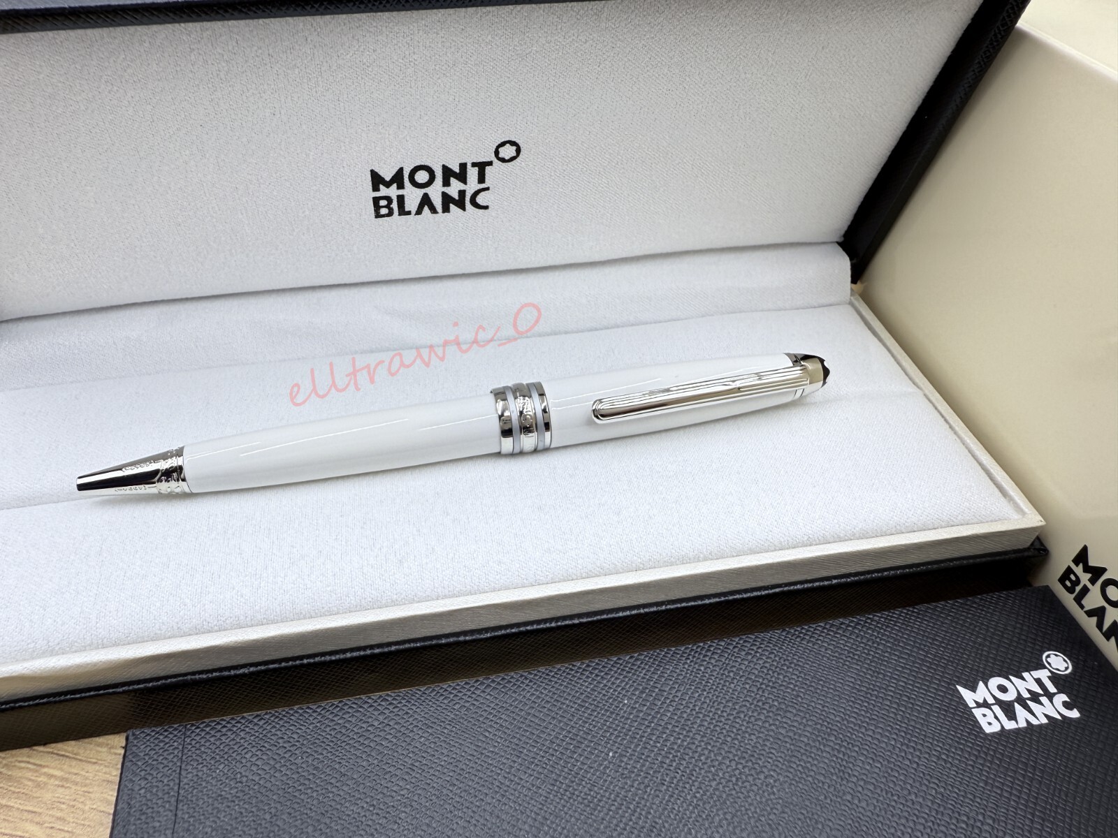 Montblanc Mb164 White Platinum Classique Trim ballpoint pen With Box Montblanc Mb164 White Platinum Classique Trim ballpoint pen With Box