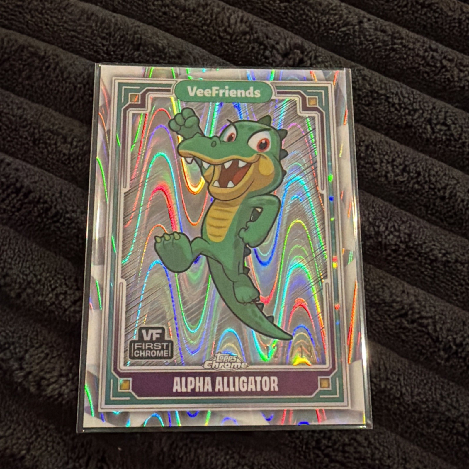 2025 Topps Chrome VeeFriends Alpha Alligator 1st Chrome Raywave 127/199 #26 2025 Topps Chrome VeeFriends Alpha Alligator 1st Chrome Raywave 127/199 #26
