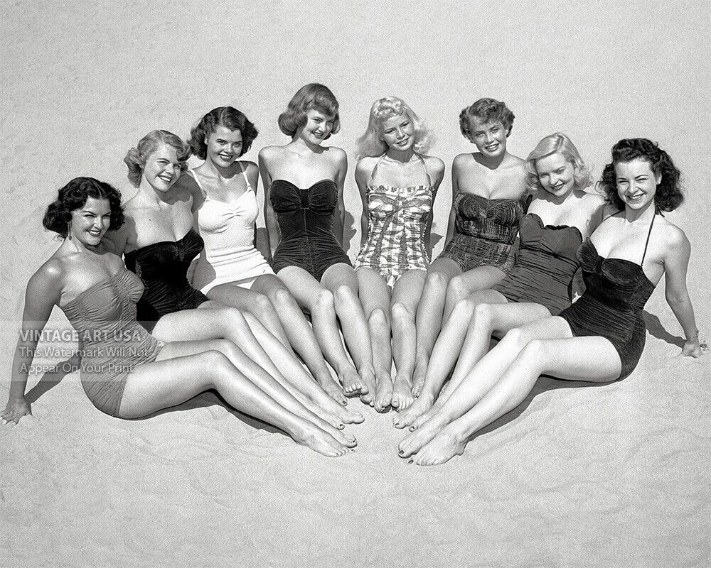 Vintage 1950s Swimsuit Girls on the Beach Photo – Gorgeous Bathing Beauties