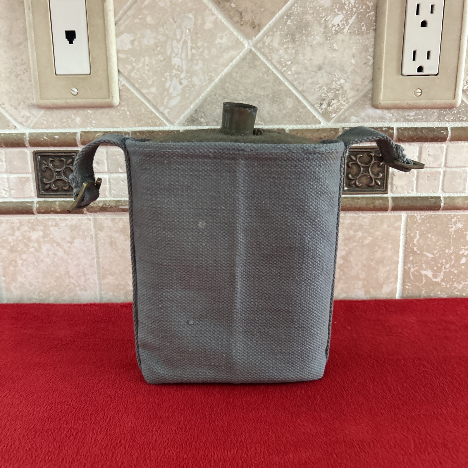 Original WW2 British Canadian Army P37 Canteen w/OD Wool Cover Enamel Original WW2 British Canadian Army P37 Canteen w/OD Wool Cover Enamel