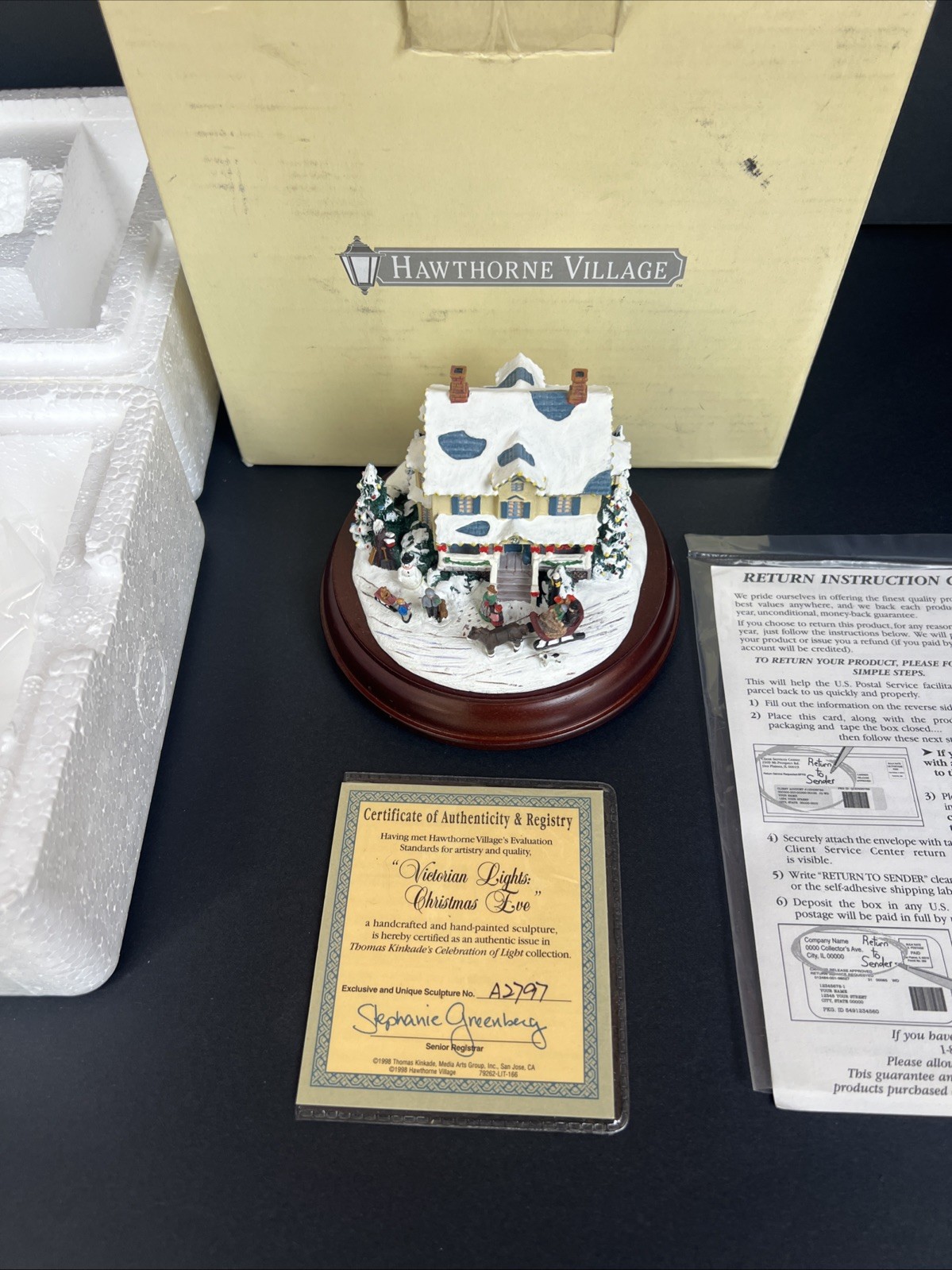 COA Hawthorne Village Thomas Kinkade Victorian Lights: Christmas Eve No. 79262 COA Hawthorne Village Thomas Kinkade Victorian Lights: Christmas Eve No. 79262