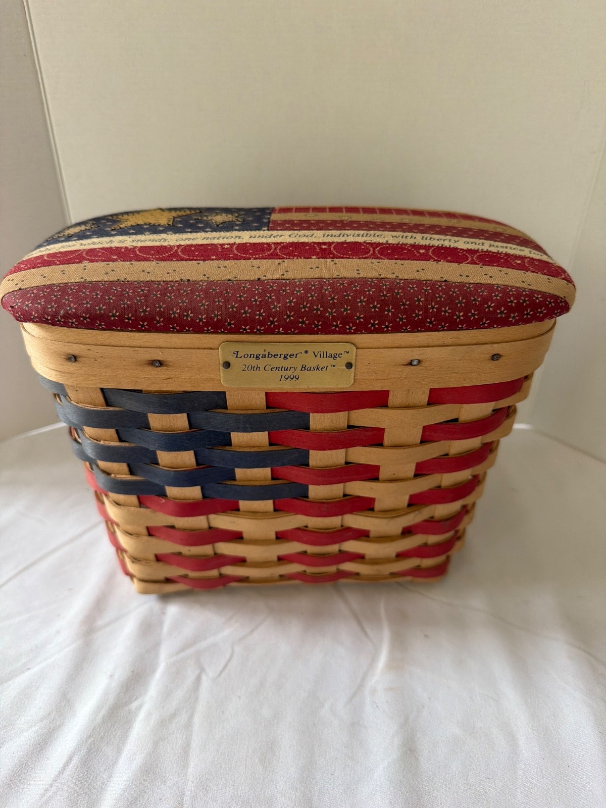 Longaberger 1999 patriotic basket with fabric covered lid Longaberger 1999 patriotic basket with fabric covered lid