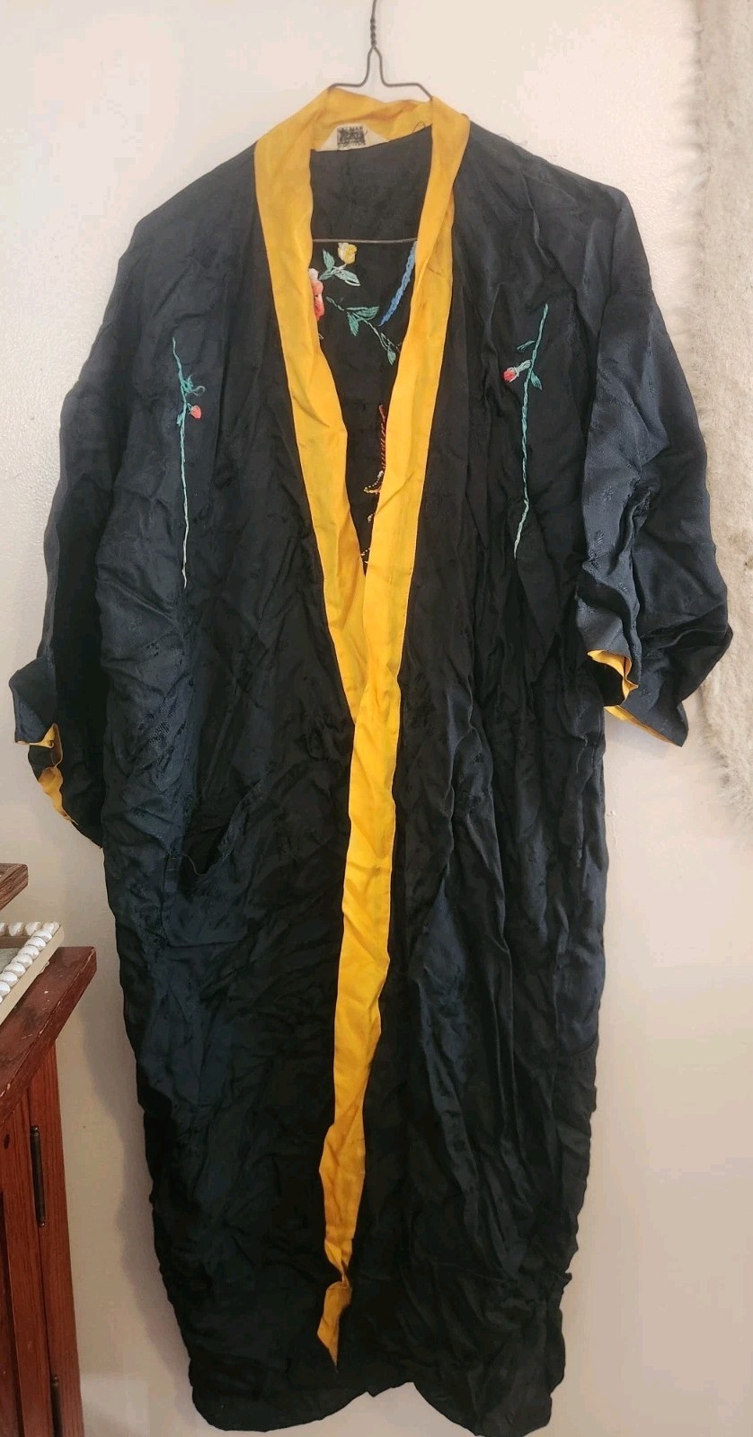 Beautiful Hand Embroidered Arldon Lingerie Kimono Made In Japan Black Yellow 48" Beautiful Hand Embroidered Arldon Lingerie Kimono Made In Japan Black Yellow 48"