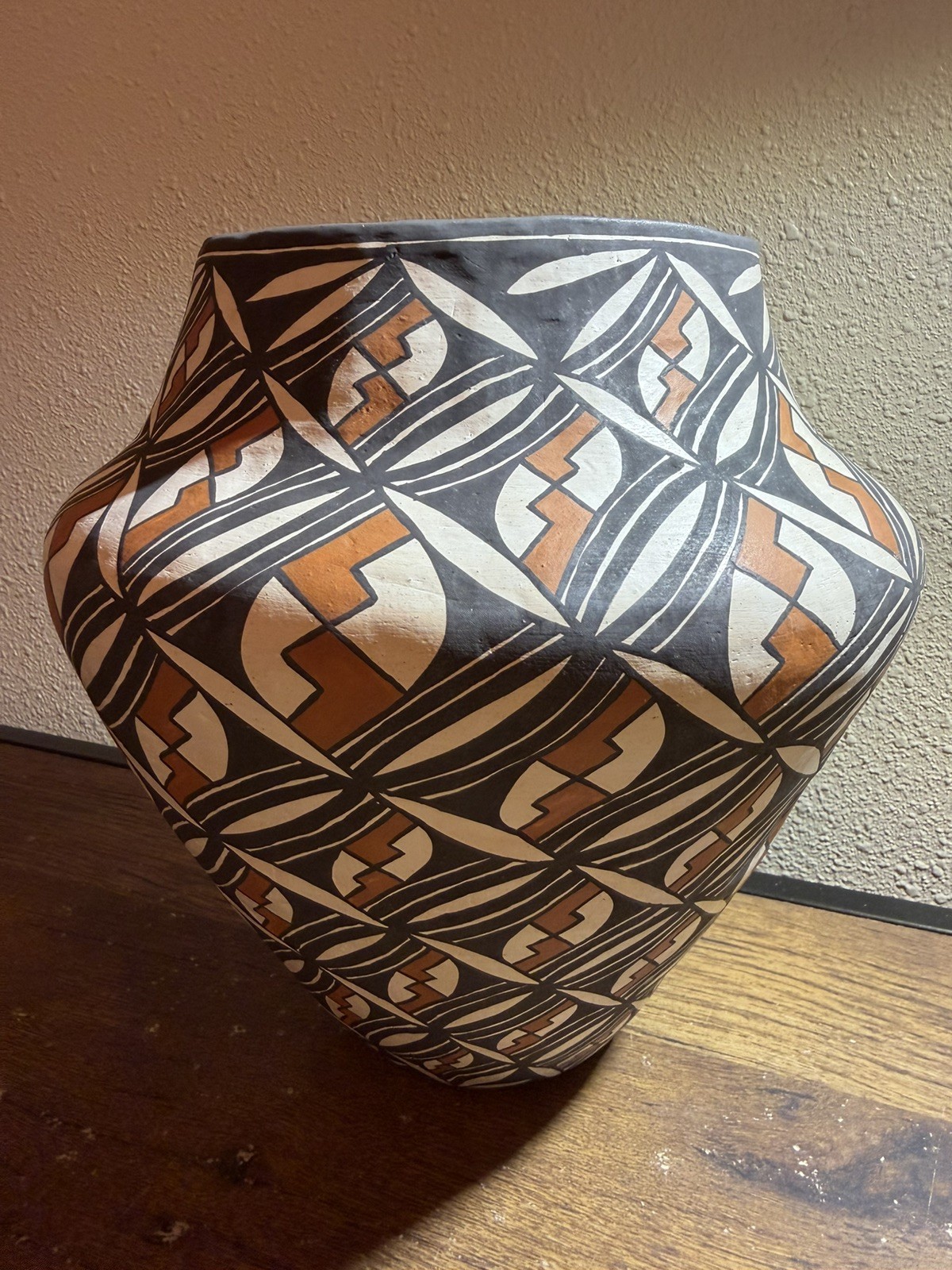 Large 10.5” Tall Native American Pot Acoma Pottery Signed 