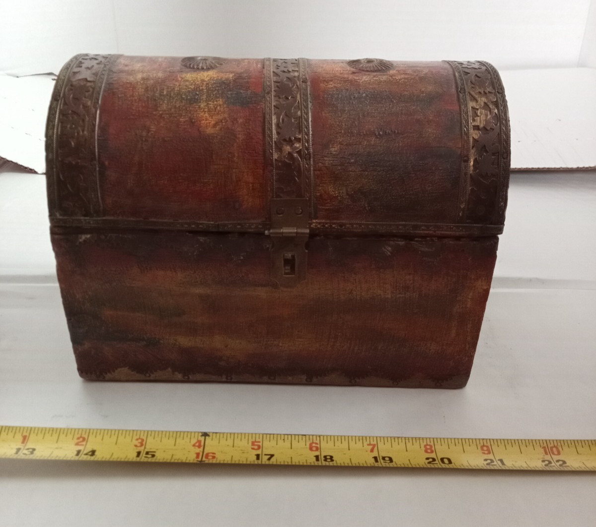 Vintage John Richard’s Collection Hand-Painted Wooden Dome Box/Trunk India. Vintage John Richard’s Collection Hand-Painted Wooden Dome Box/Trunk India.
