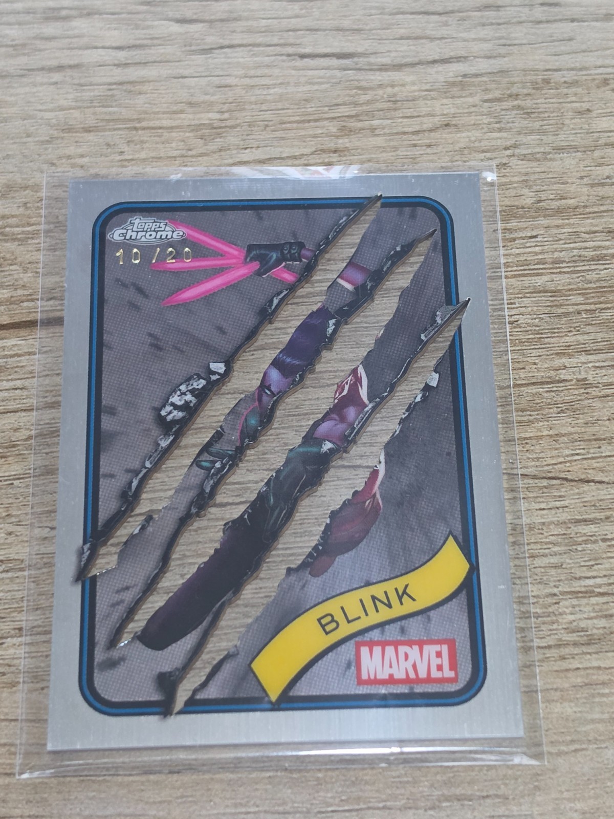2025 Topps Chrome Marvel Blink Clawed Variant 10/20 2025 Topps Chrome Marvel Blink Clawed Variant 10/20