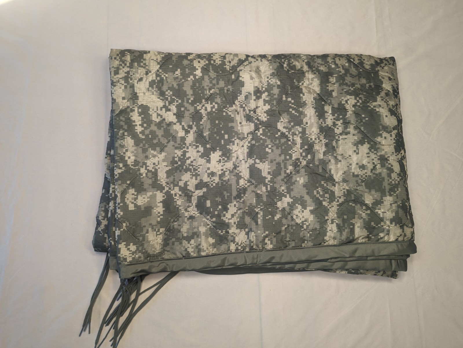 Used US Army Poncho Liner Woobie ACU UCP Digital Camo Military Issue Blanket Used US Army Poncho Liner Woobie ACU UCP Digital Camo Military Issue Blanket